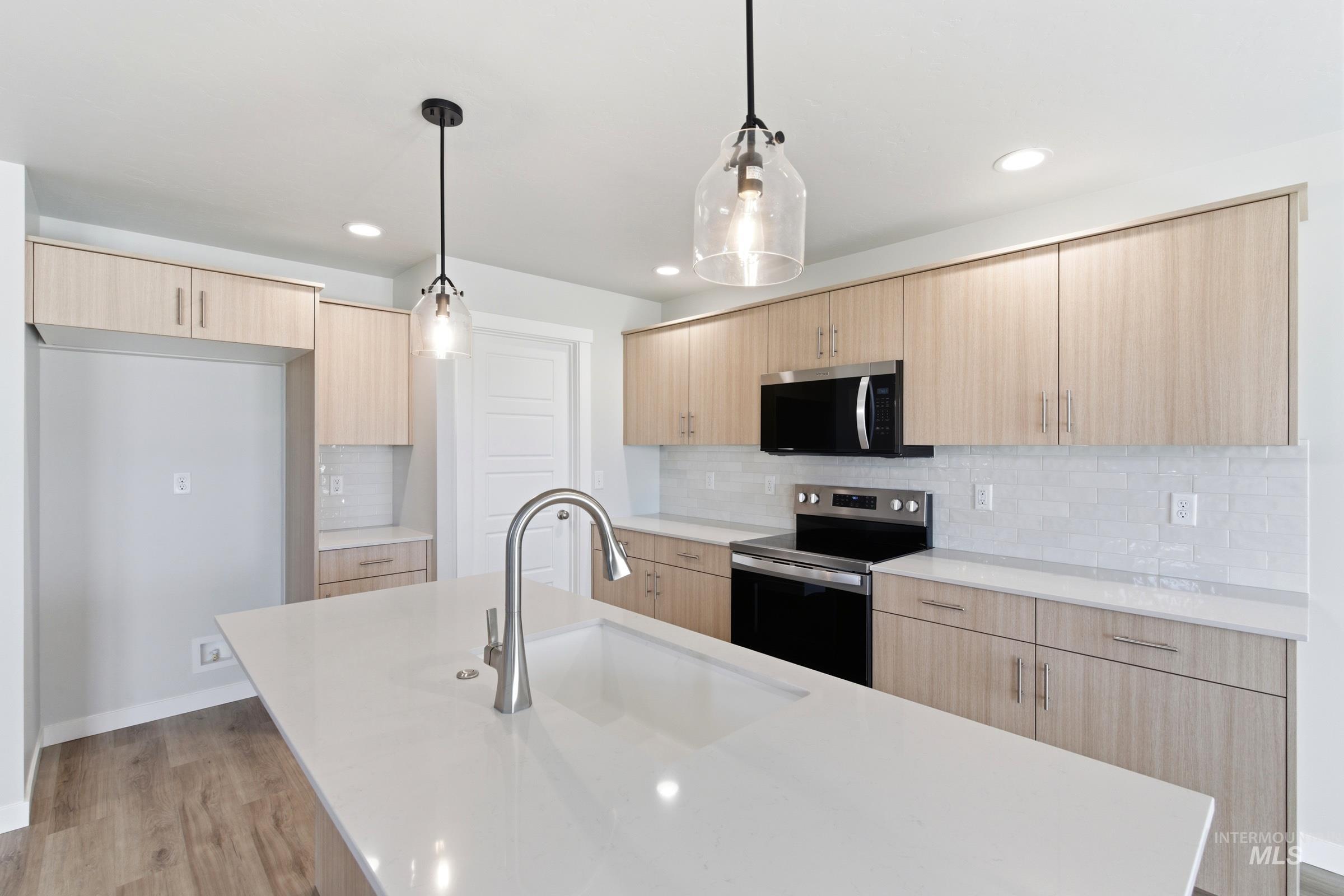 7462 W Trumbull Ct, Eagle, Idaho 83616, 3 Bedrooms, 2.5 Bathrooms, Residential For Sale, Price $504,990,MLS 98984742