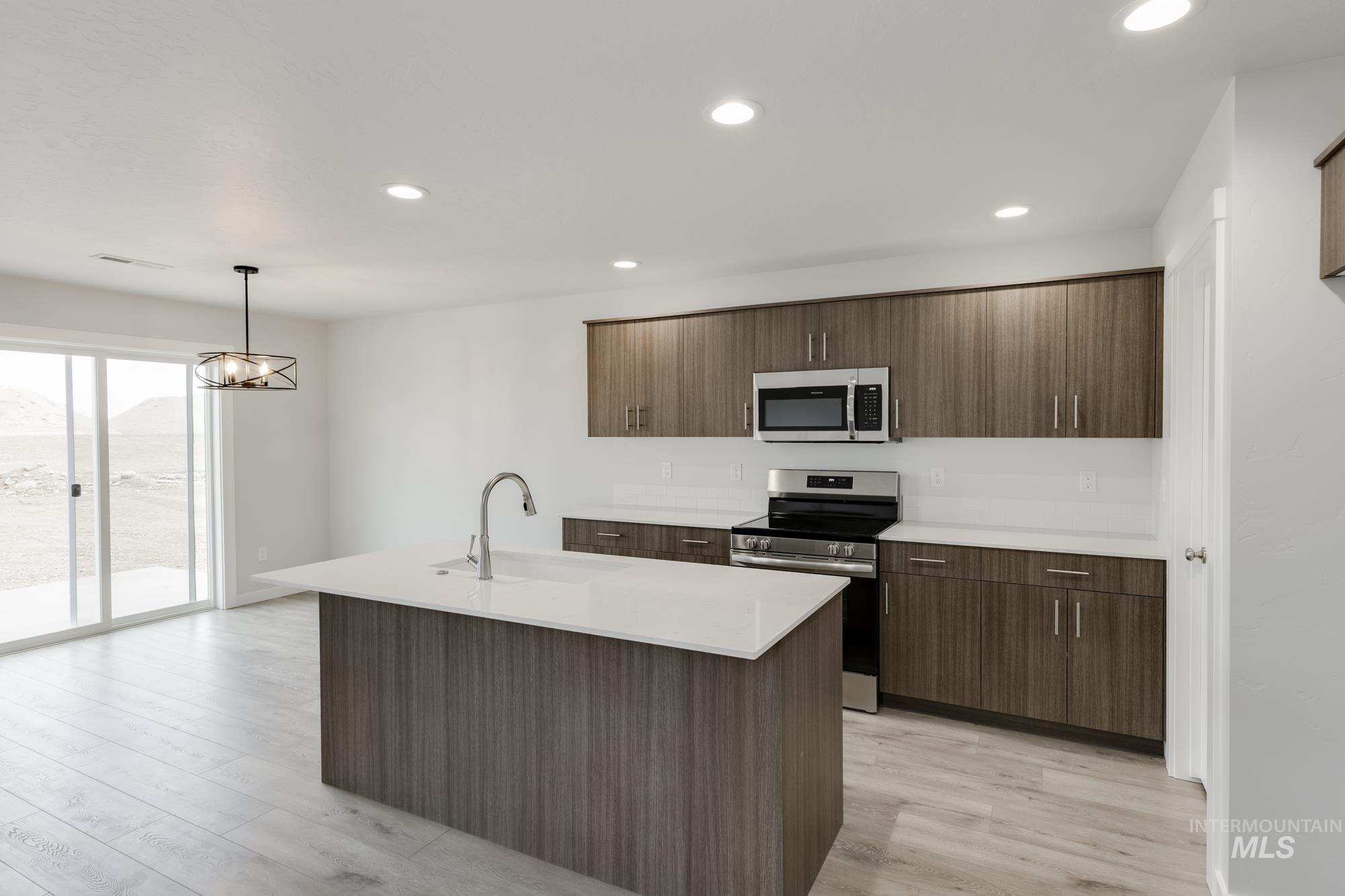 7458 W Trumbull Ct, Eagle, Idaho 83616, 3 Bedrooms, 2.5 Bathrooms, Residential For Sale, Price $530,990,MLS 98984743