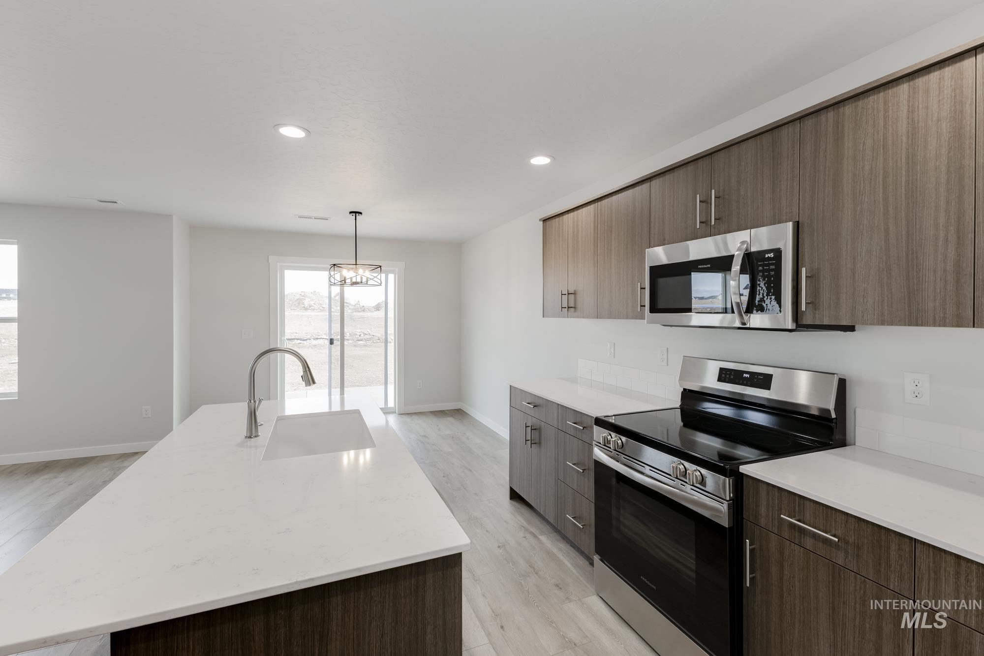 7458 W Trumbull Ct, Eagle, Idaho 83616, 3 Bedrooms, 2.5 Bathrooms, Residential For Sale, Price $530,990,MLS 98984743