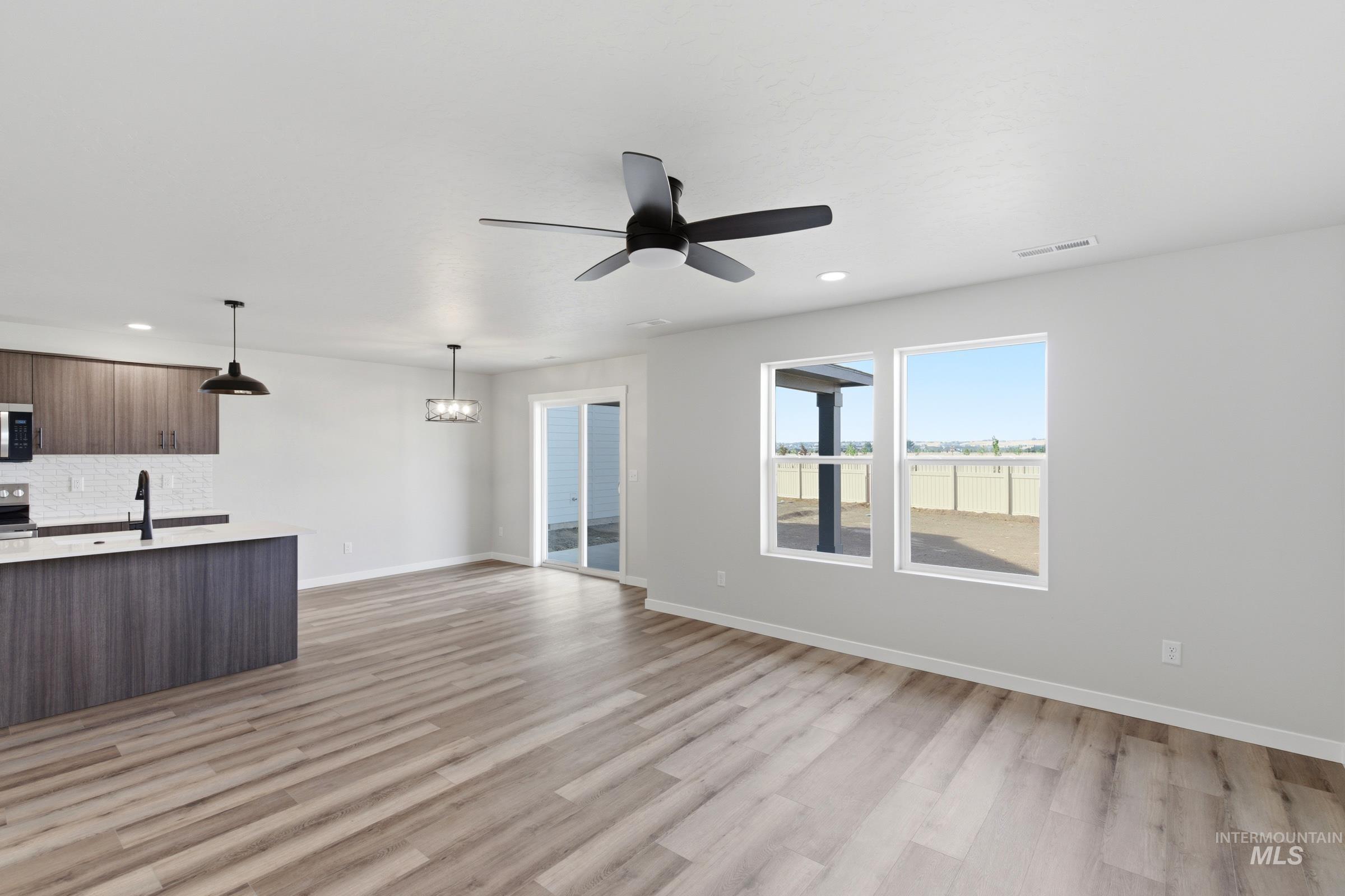 7458 W Trumbull Ct, Eagle, Idaho 83616, 3 Bedrooms, 2.5 Bathrooms, Residential For Sale, Price $528,990,MLS 98984743