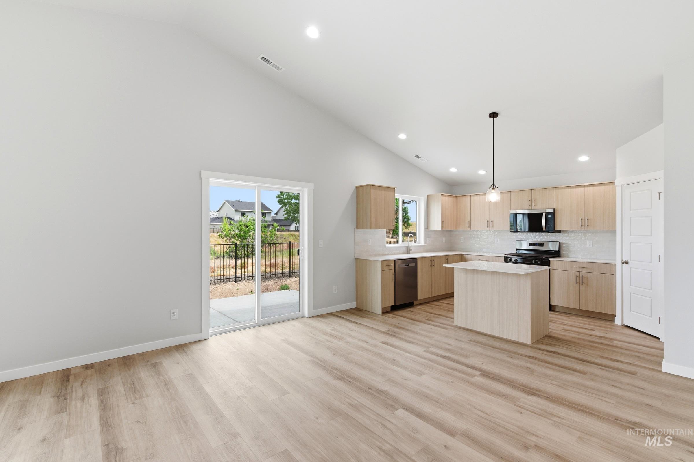 6632 W Plateau Creek Dr, Meridian, Idaho 83646, 4 Bedrooms, 2 Bathrooms, Residential For Sale, Price $504,990, 98984745