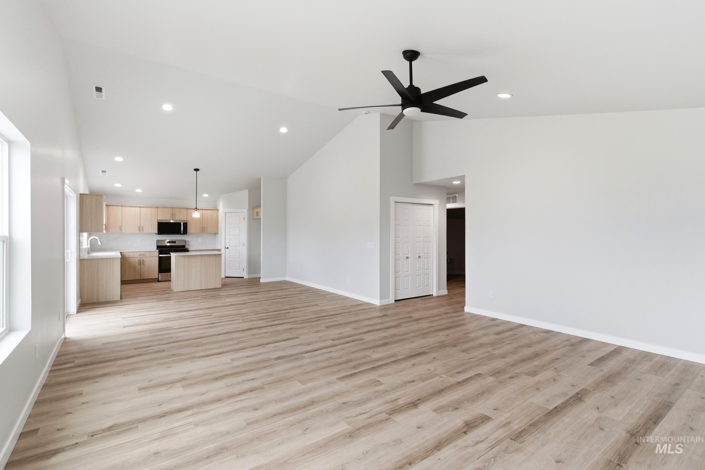 6632 W Plateau Creek Dr, Meridian, Idaho 83646, 4 Bedrooms, 2 Bathrooms, Residential For Sale, Price $504,990, 98984745