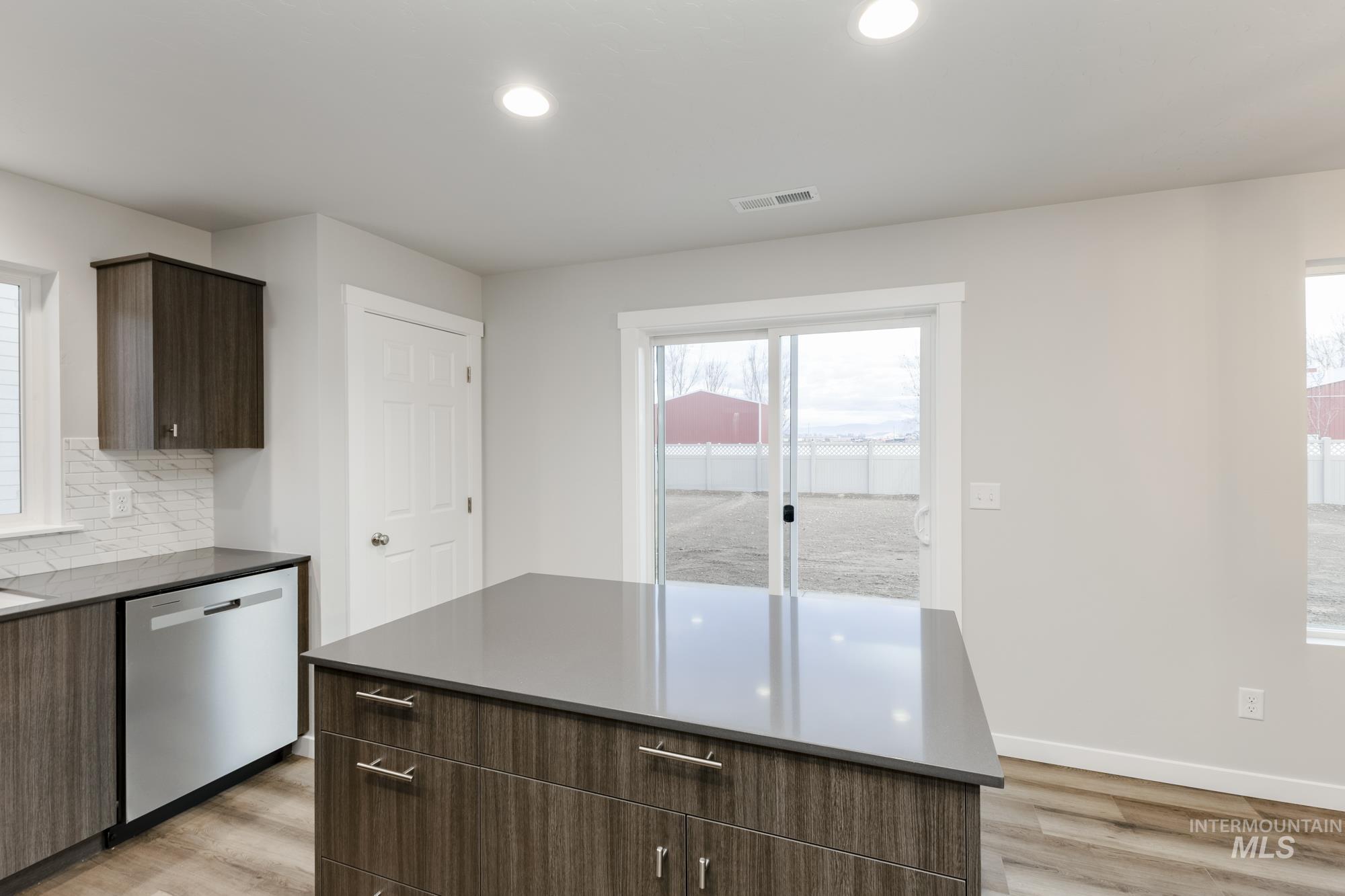 6608 W Plateau Creek Dr, Meridian, Idaho 83646, 4 Bedrooms, 2.5 Bathrooms, Residential For Sale, Price $489,990,MLS 98984746