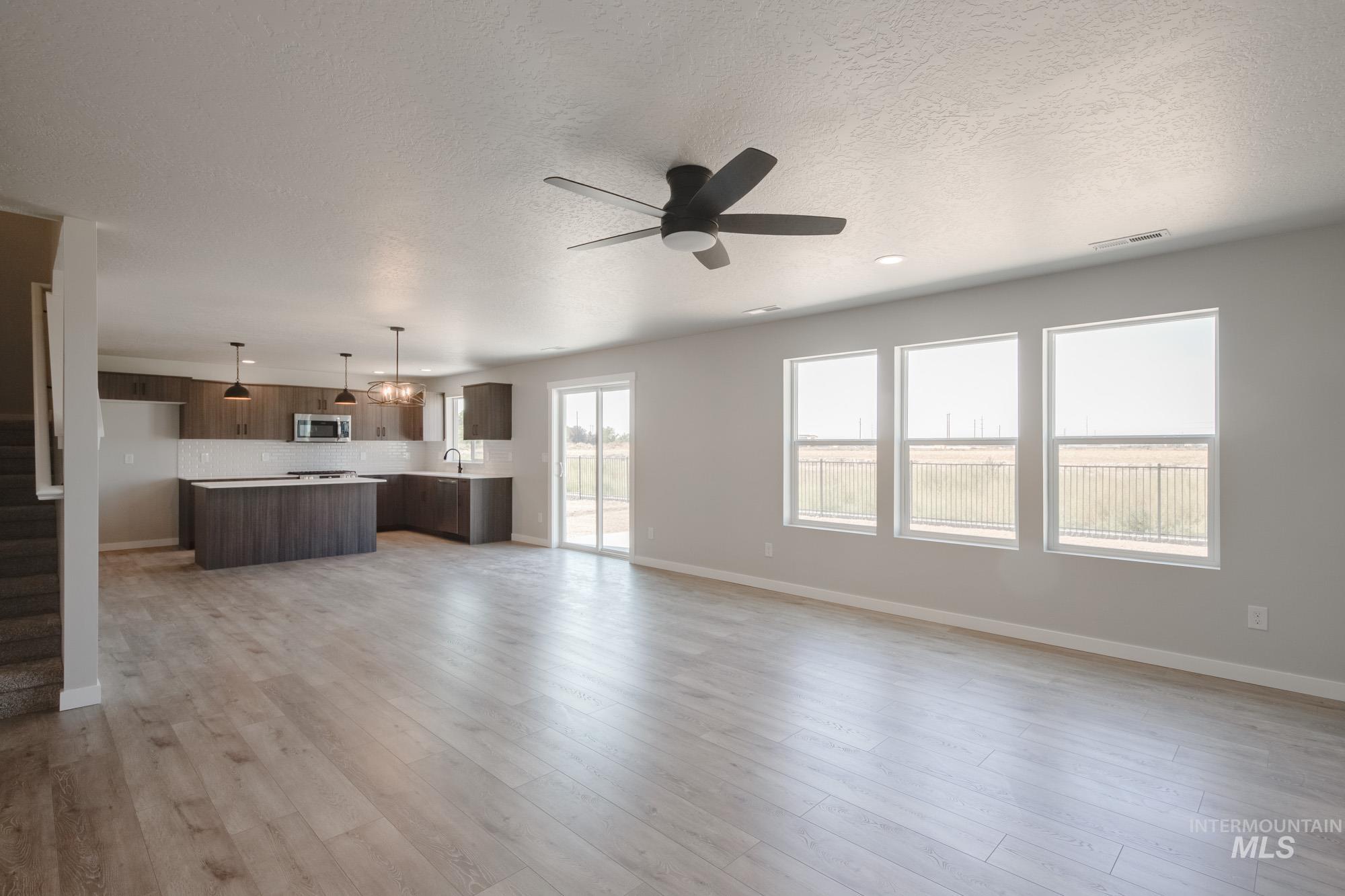 6582 W Plateau Creek Dr, Meridian, Idaho 83646, 5 Bedrooms, 3 Bathrooms, Residential For Sale, Price $589,990,MLS 98984747