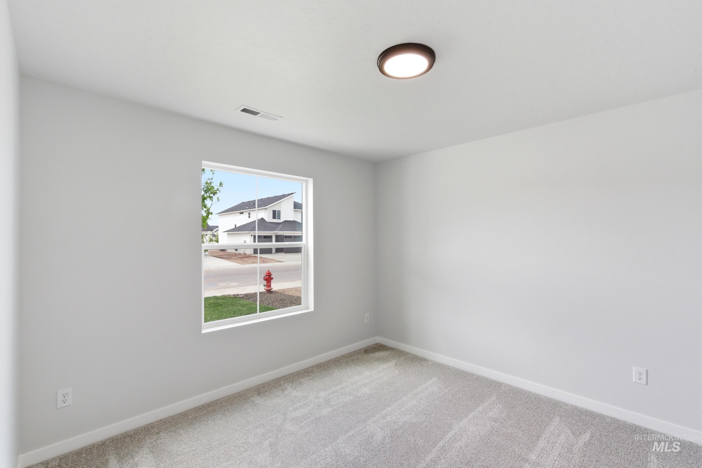 6582 W Plateau Creek Dr, Meridian, Idaho 83646, 5 Bedrooms, 3 Bathrooms, Residential For Sale, Price $589,990, 98984747