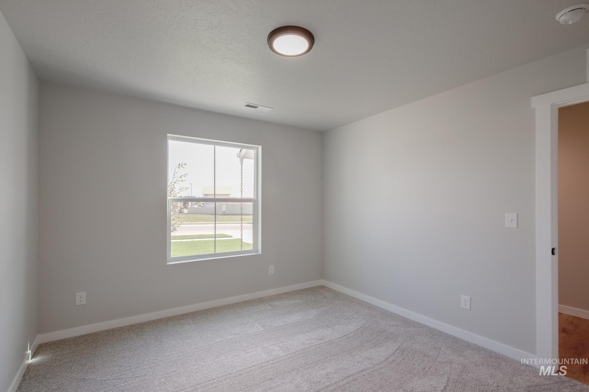 6582 W Plateau Creek Dr, Meridian, Idaho 83646, 5 Bedrooms, 3 Bathrooms, Residential For Sale, Price $589,990,MLS 98984747