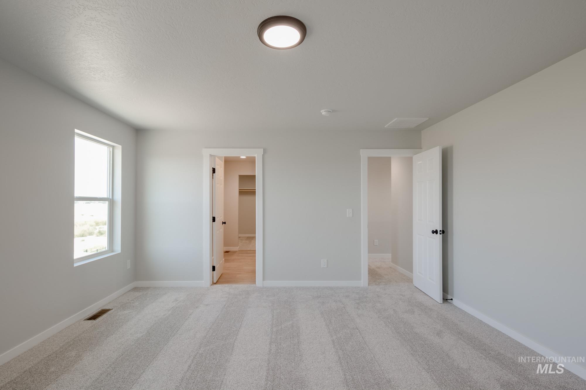 6582 W Plateau Creek Dr, Meridian, Idaho 83646, 5 Bedrooms, 3 Bathrooms, Residential For Sale, Price $589,990,MLS 98984747