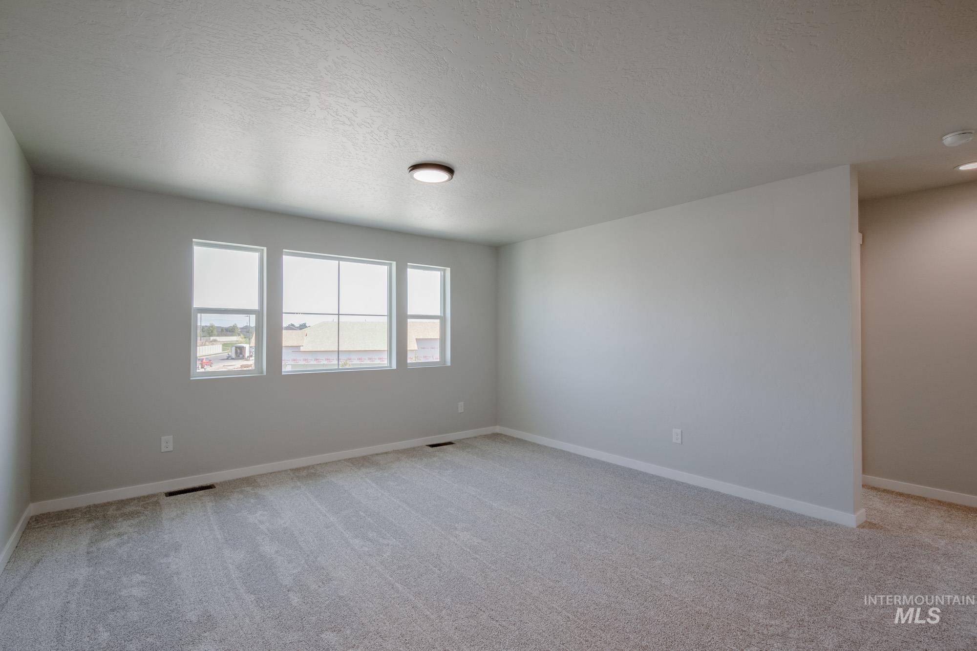 6582 W Plateau Creek Dr, Meridian, Idaho 83646, 5 Bedrooms, 3 Bathrooms, Residential For Sale, Price $589,990,MLS 98984747