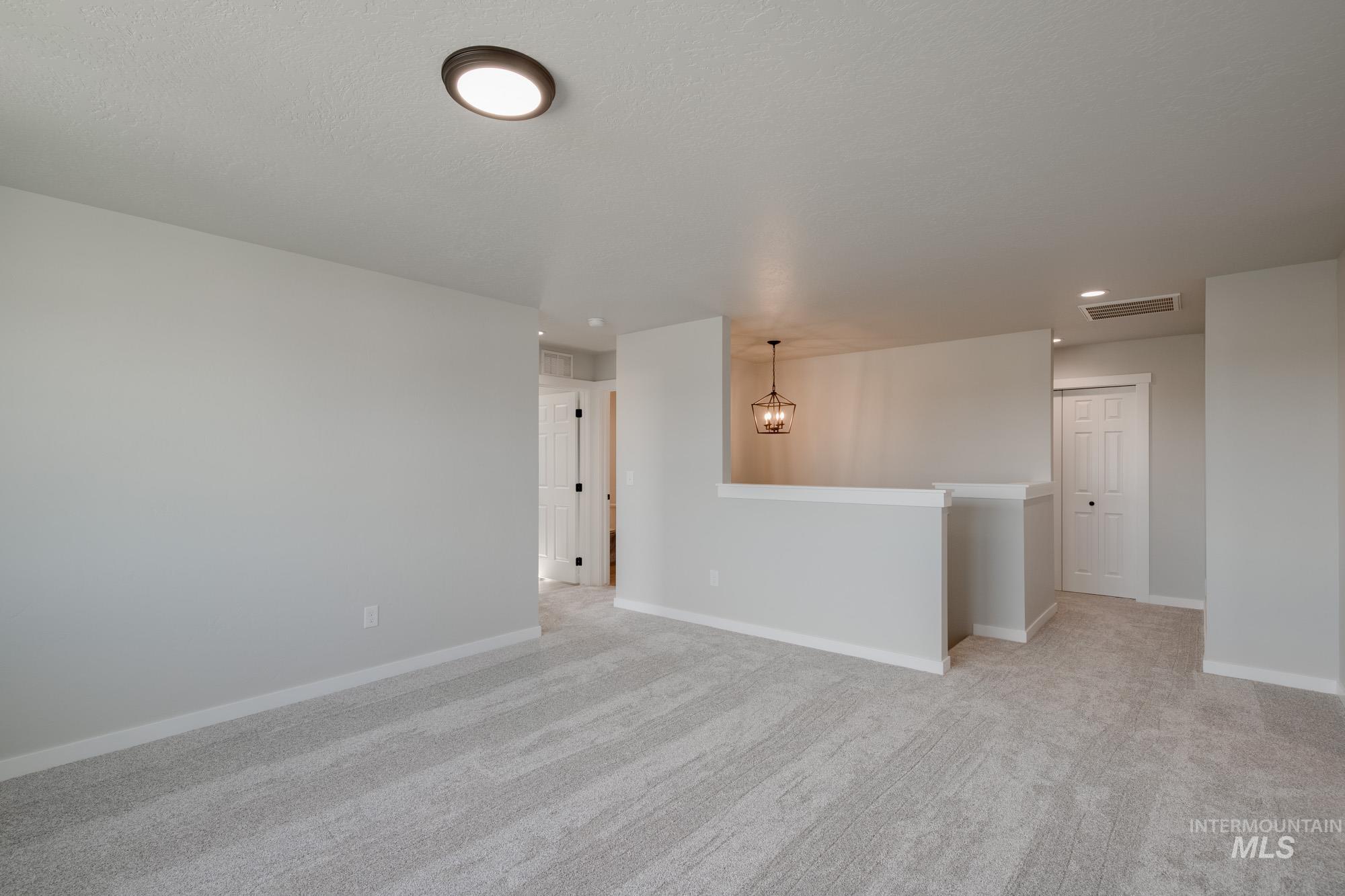 6582 W Plateau Creek Dr, Meridian, Idaho 83646, 5 Bedrooms, 3 Bathrooms, Residential For Sale, Price $589,990,MLS 98984747