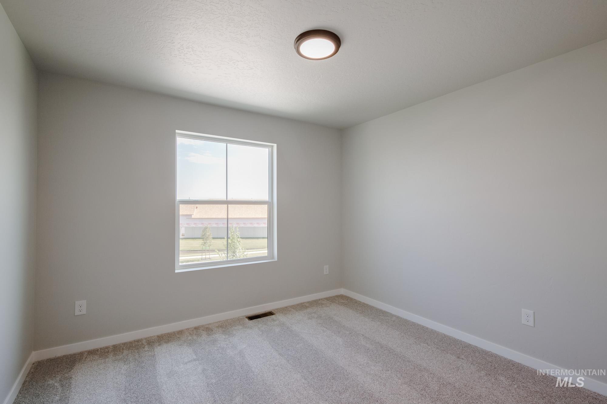 6582 W Plateau Creek Dr, Meridian, Idaho 83646, 5 Bedrooms, 3 Bathrooms, Residential For Sale, Price $589,990,MLS 98984747