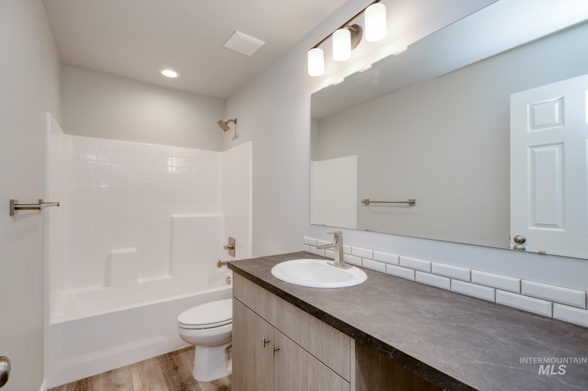 6502 W Plateau Creek Dr, Meridian, Idaho 83646, 3 Bedrooms, 2 Bathrooms, Residential For Sale, Price $442,990,MLS 98984749