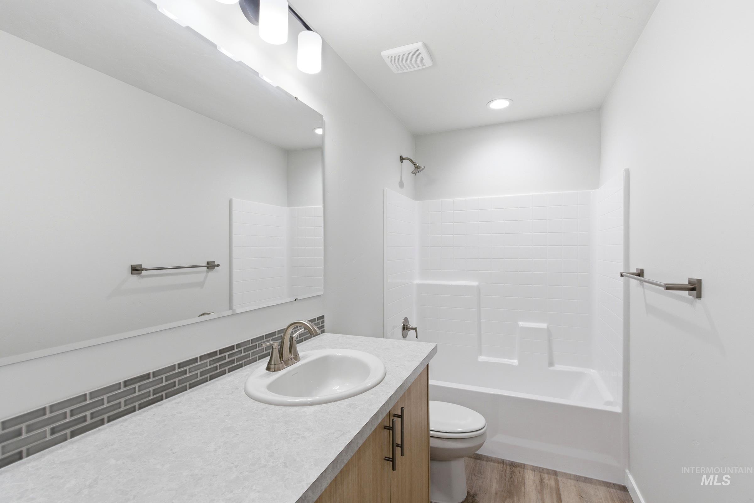 6502 W Plateau Creek Dr, Meridian, Idaho 83646, 3 Bedrooms, 2 Bathrooms, Residential For Sale, Price $442,990,MLS 98984749