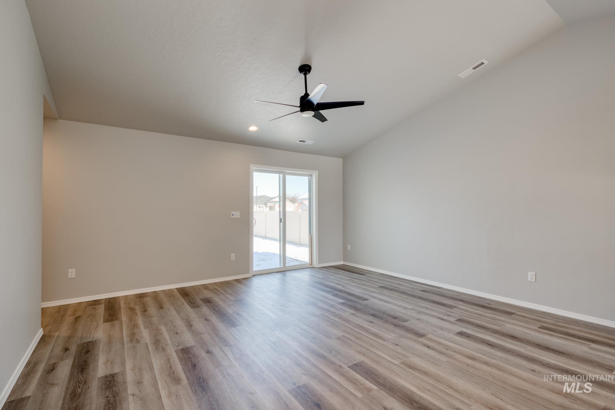 6502 W Plateau Creek Dr, Meridian, Idaho 83646, 3 Bedrooms, 2 Bathrooms, Residential For Sale, Price $442,990,MLS 98984749