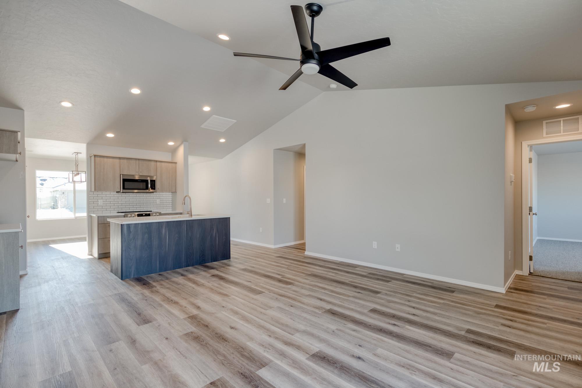 6502 W Plateau Creek Dr, Meridian, Idaho 83646, 3 Bedrooms, 2 Bathrooms, Residential For Sale, Price $442,990,MLS 98984749