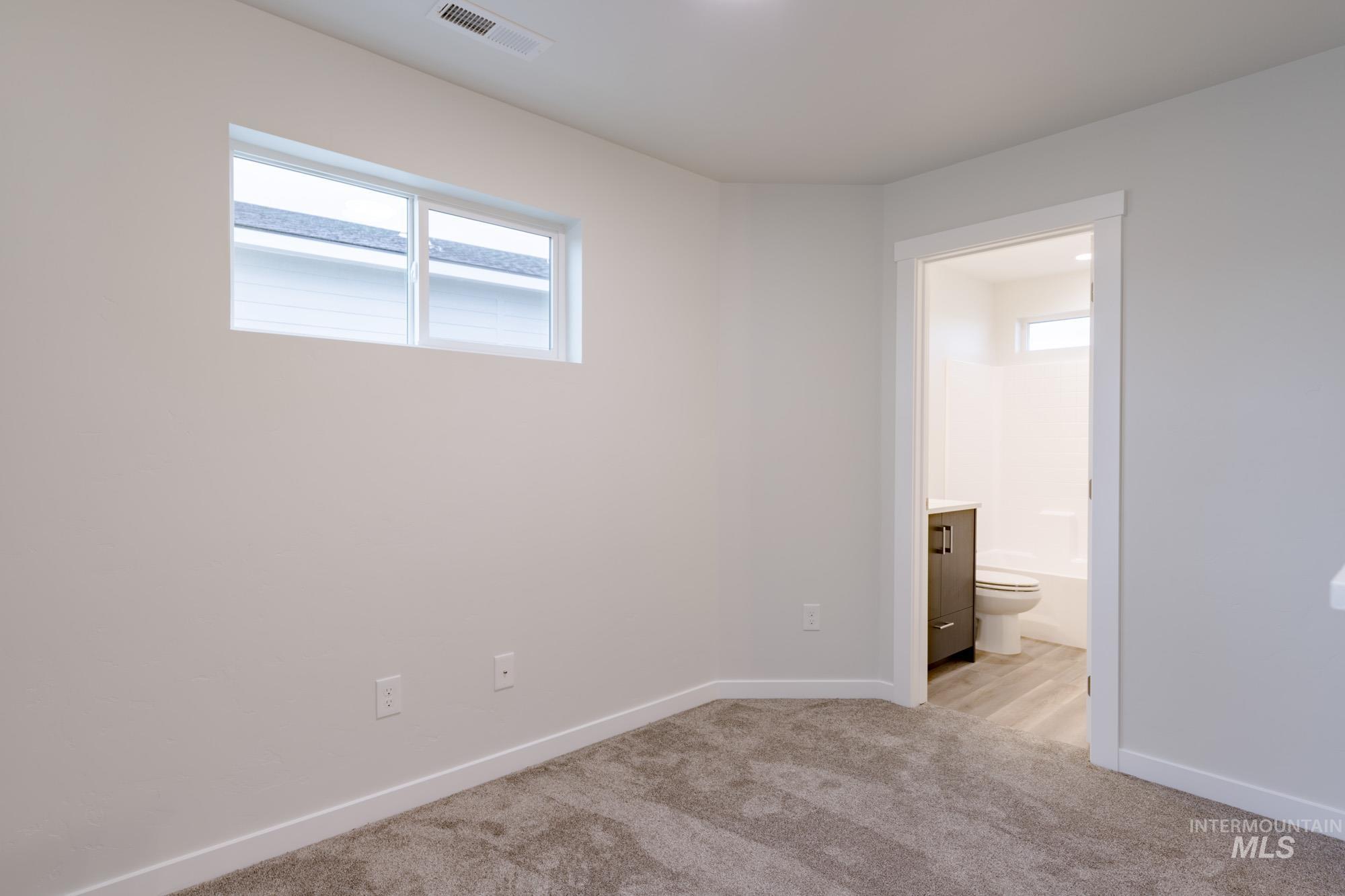 4384 N Alameda Creek Ave, Meridian, Idaho 83646, 3 Bedrooms, 2.5 Bathrooms, Residential For Sale, Price $452,990, 98984751
