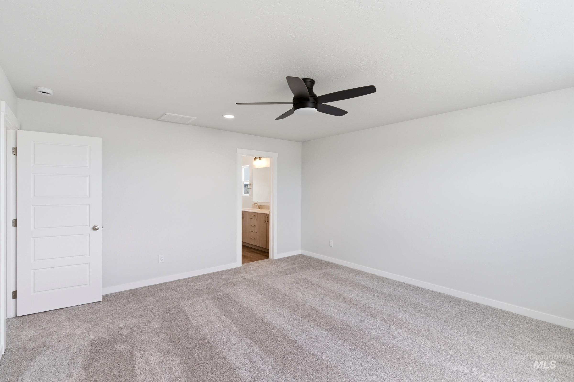 4384 N Alameda Creek Ave, Meridian, Idaho 83646, 3 Bedrooms, 2.5 Bathrooms, Residential For Sale, Price $452,990,MLS 98984751