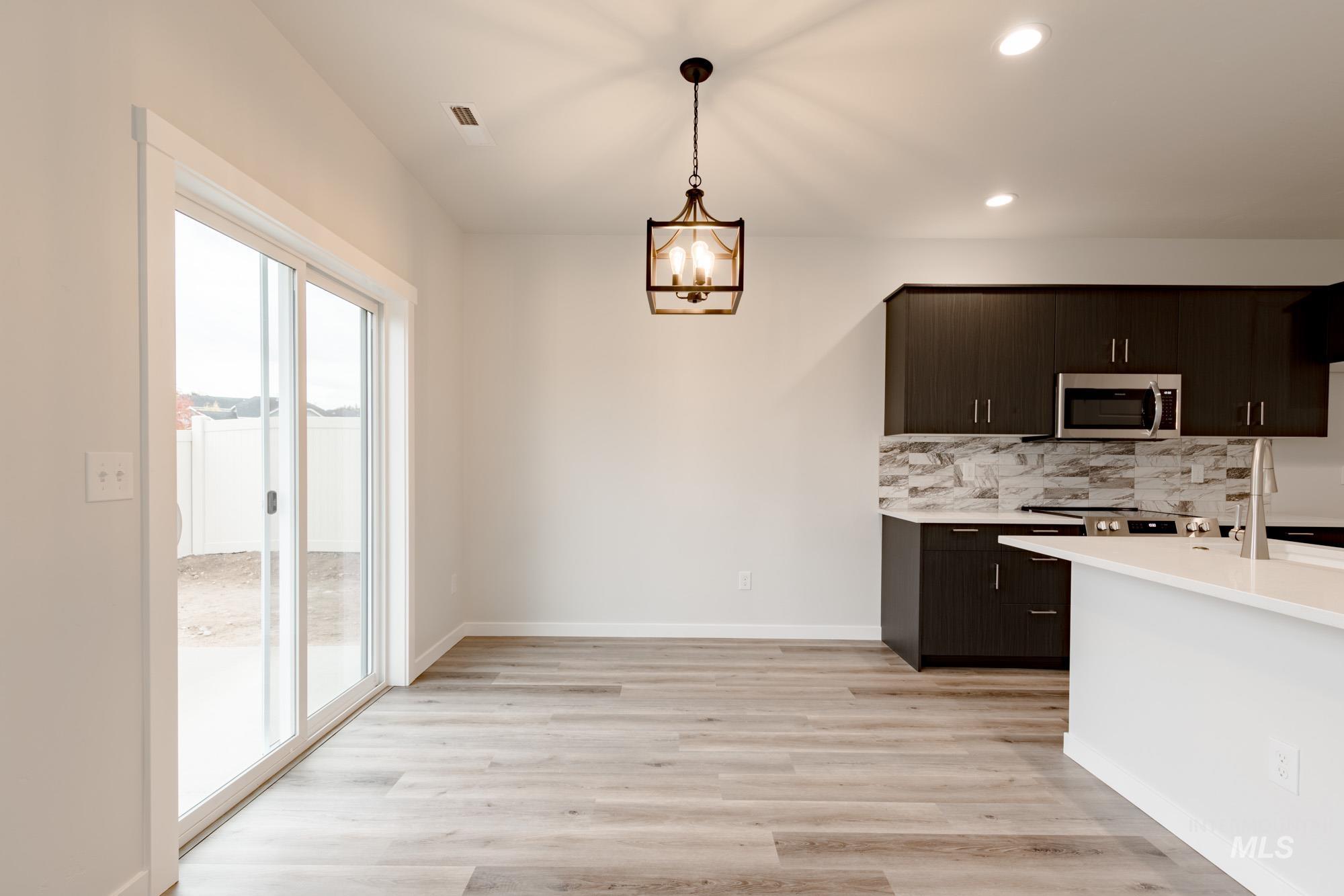 4384 N Alameda Creek Ave, Meridian, Idaho 83646, 3 Bedrooms, 2.5 Bathrooms, Residential For Sale, Price $452,990, 98984751