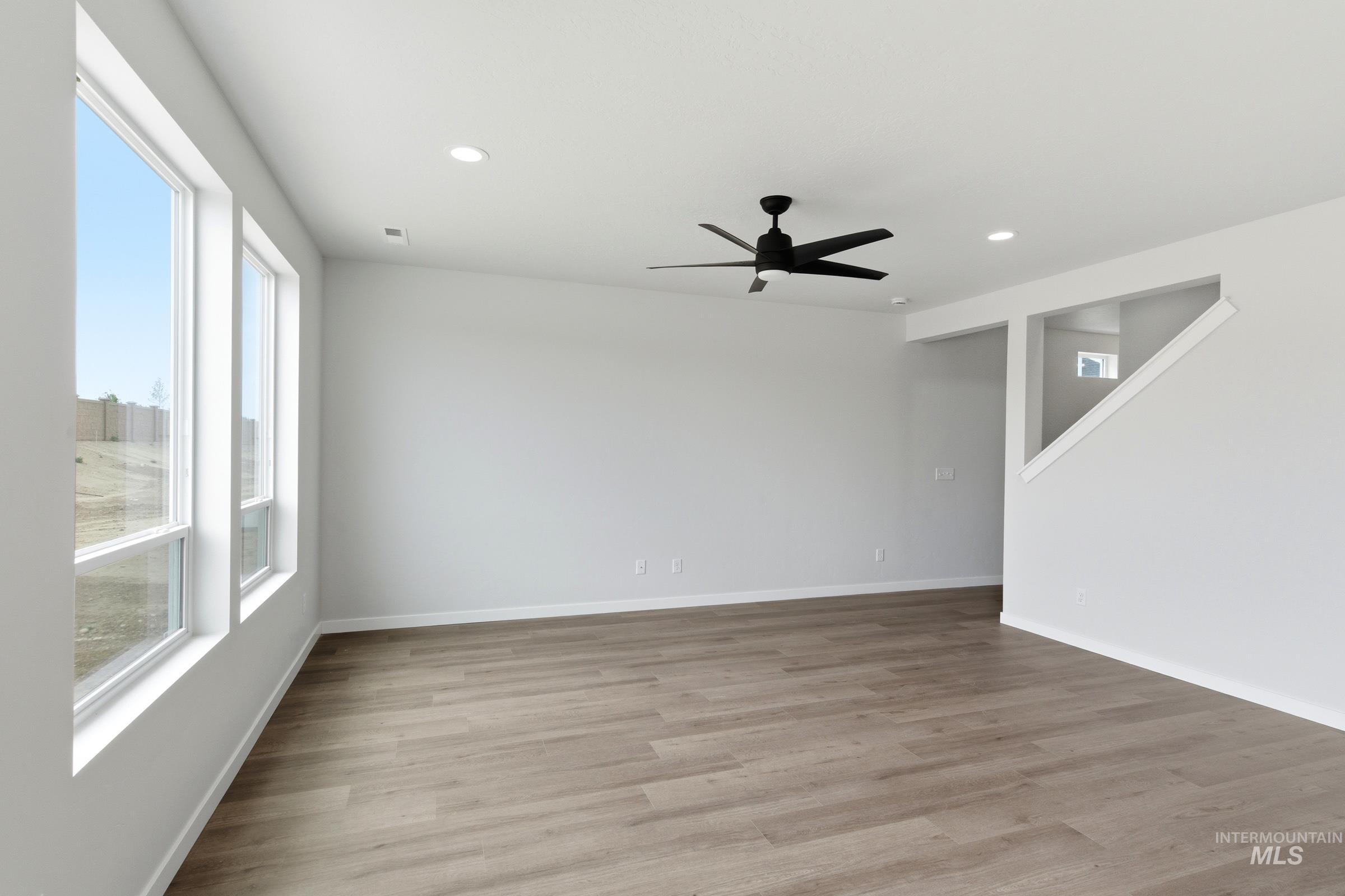 4384 N Alameda Creek Ave, Meridian, Idaho 83646, 3 Bedrooms, 2.5 Bathrooms, Residential For Sale, Price $452,990,MLS 98984751