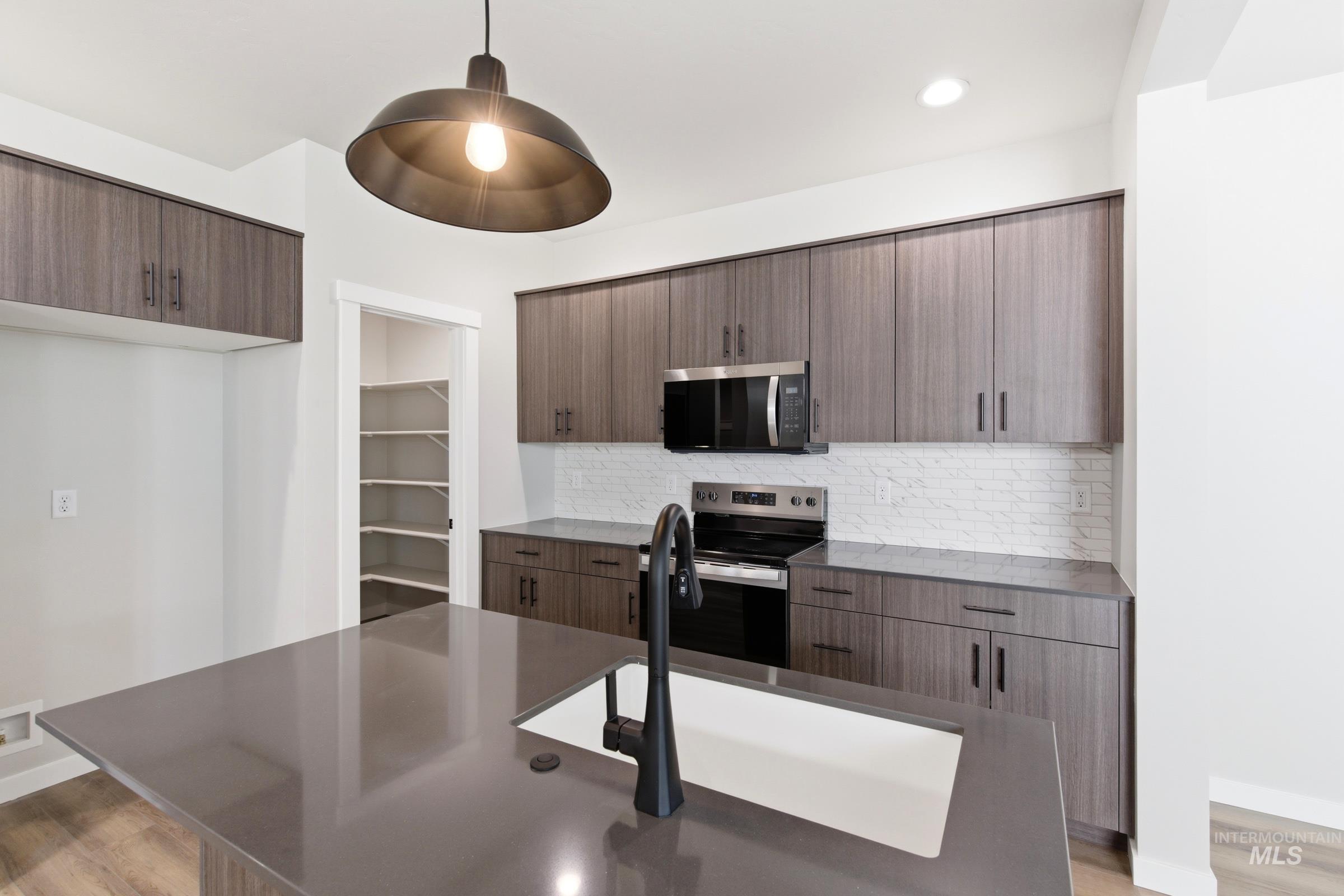 4242 N Camp Creek Ave, Meridian, Idaho 83646, 3 Bedrooms, 2.5 Bathrooms, Residential For Sale, Price $455,990, 98984752