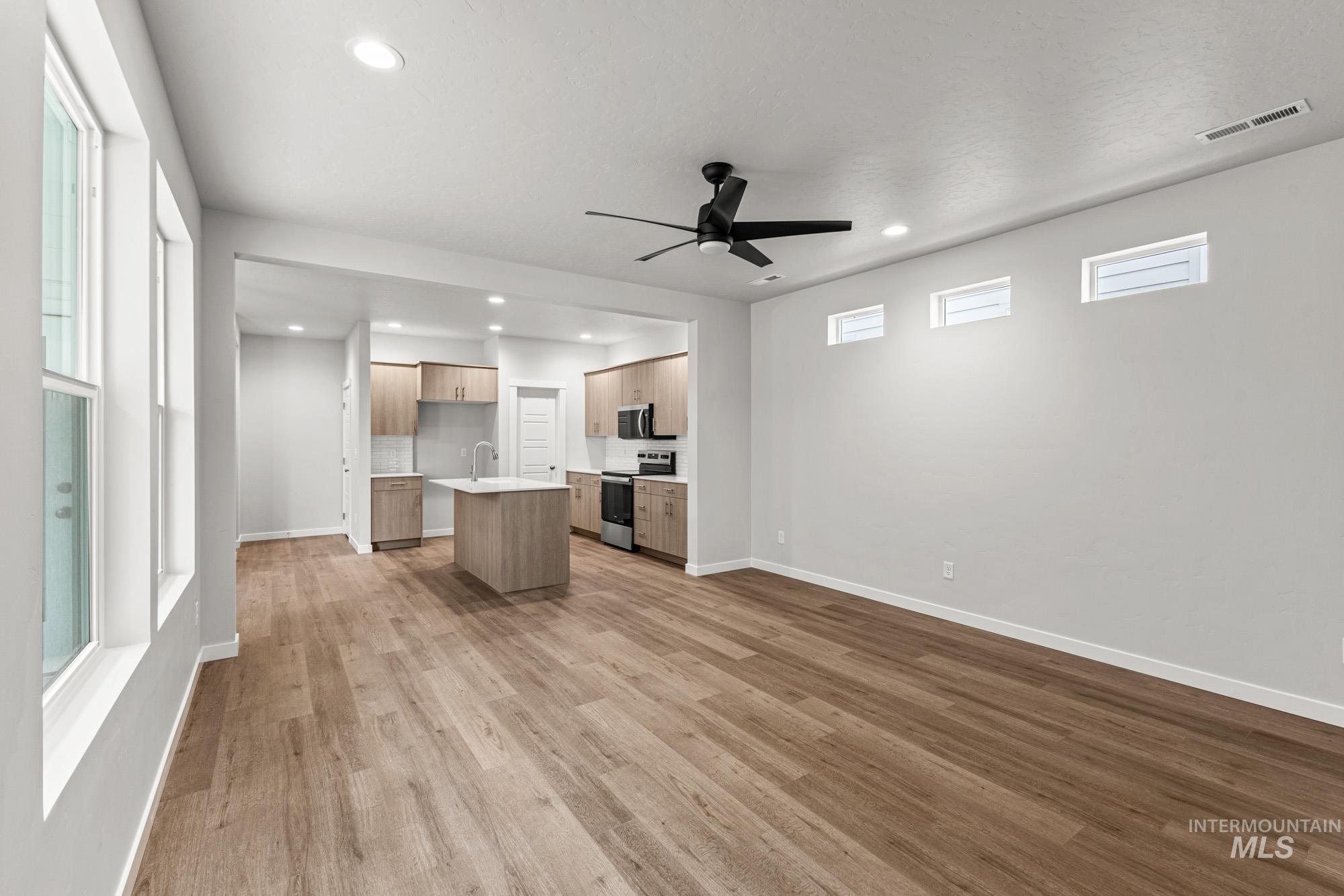 4242 N Camp Creek Ave, Meridian, Idaho 83646, 3 Bedrooms, 2.5 Bathrooms, Residential For Sale, Price $460,990, 98984752