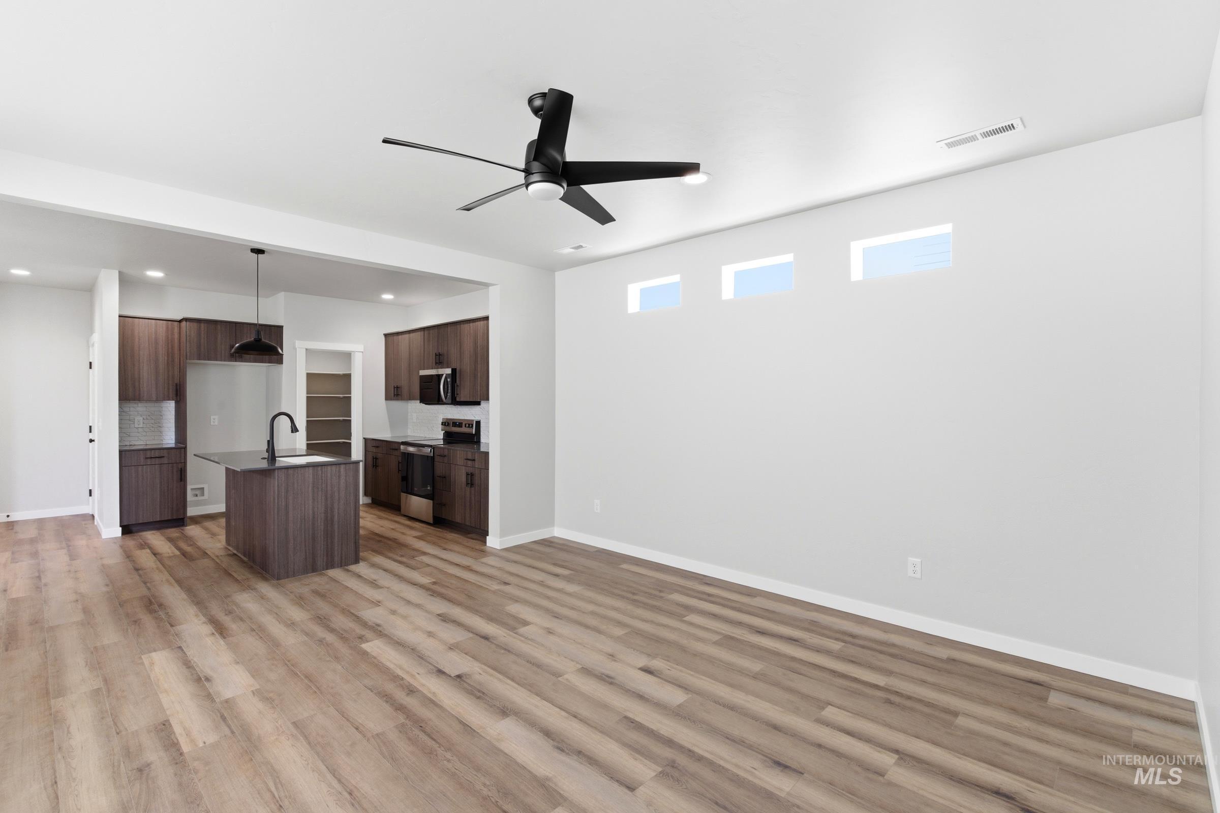4242 N Camp Creek Ave, Meridian, Idaho 83646, 3 Bedrooms, 2.5 Bathrooms, Residential For Sale, Price $455,990, 98984752