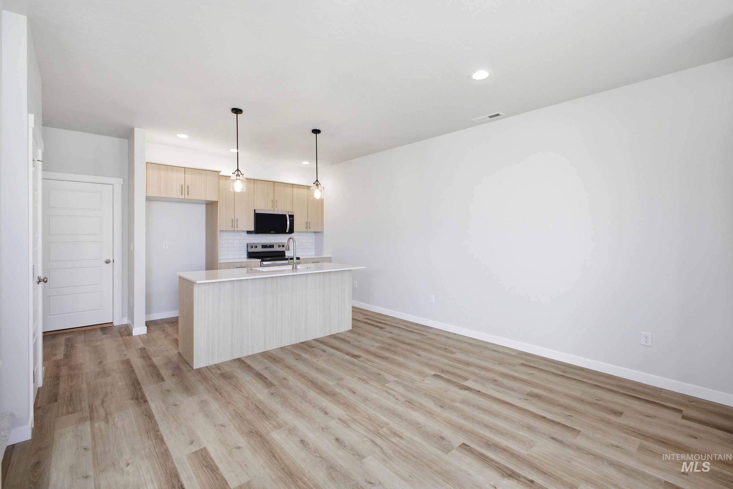 6751 S Spindlebush Ave, Boise, Idaho 83709, 3 Bedrooms, 2.5 Bathrooms, Residential For Sale, Price $435,990,MLS 98984755