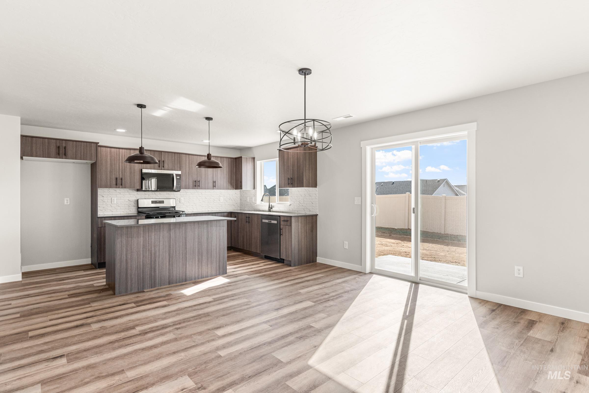 3785 W Piscina Dr, Meridian, Idaho 83642, 4 Bedrooms, 2.5 Bathrooms, Residential For Sale, Price $467,990, 98984756