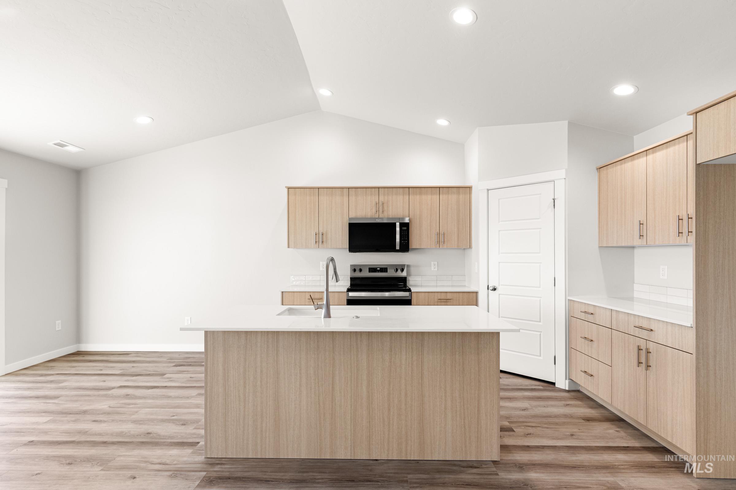 3831 W Piscina Dr, Meridian, Idaho 83642, 4 Bedrooms, 2 Bathrooms, Residential For Sale, Price $549,990,MLS 98984757