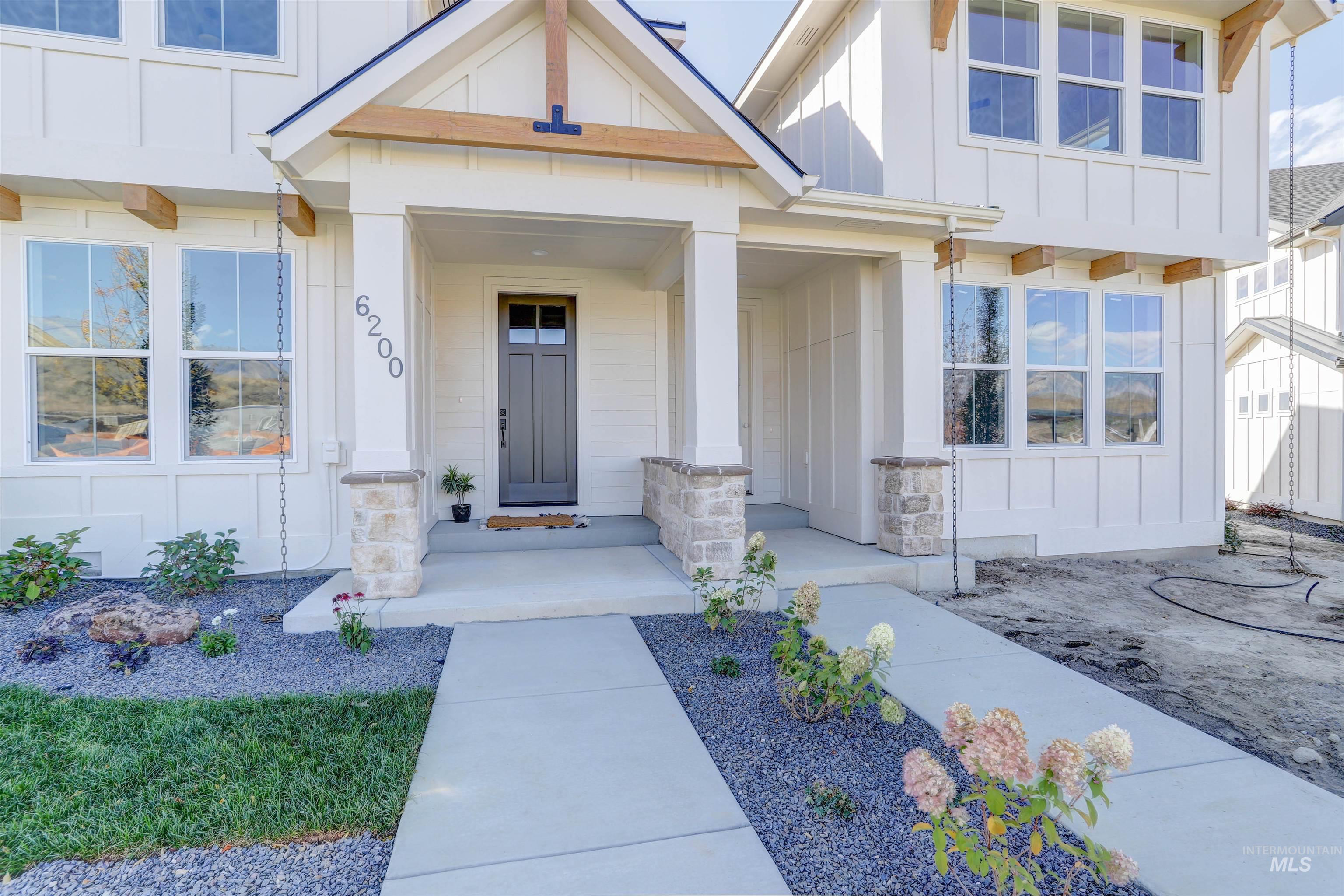 6208 N Holly Springs, Eagle, Idaho 83616, 3 Bedrooms, 2.5 Bathrooms, Residential For Sale, Price $449,900,MLS 98984761