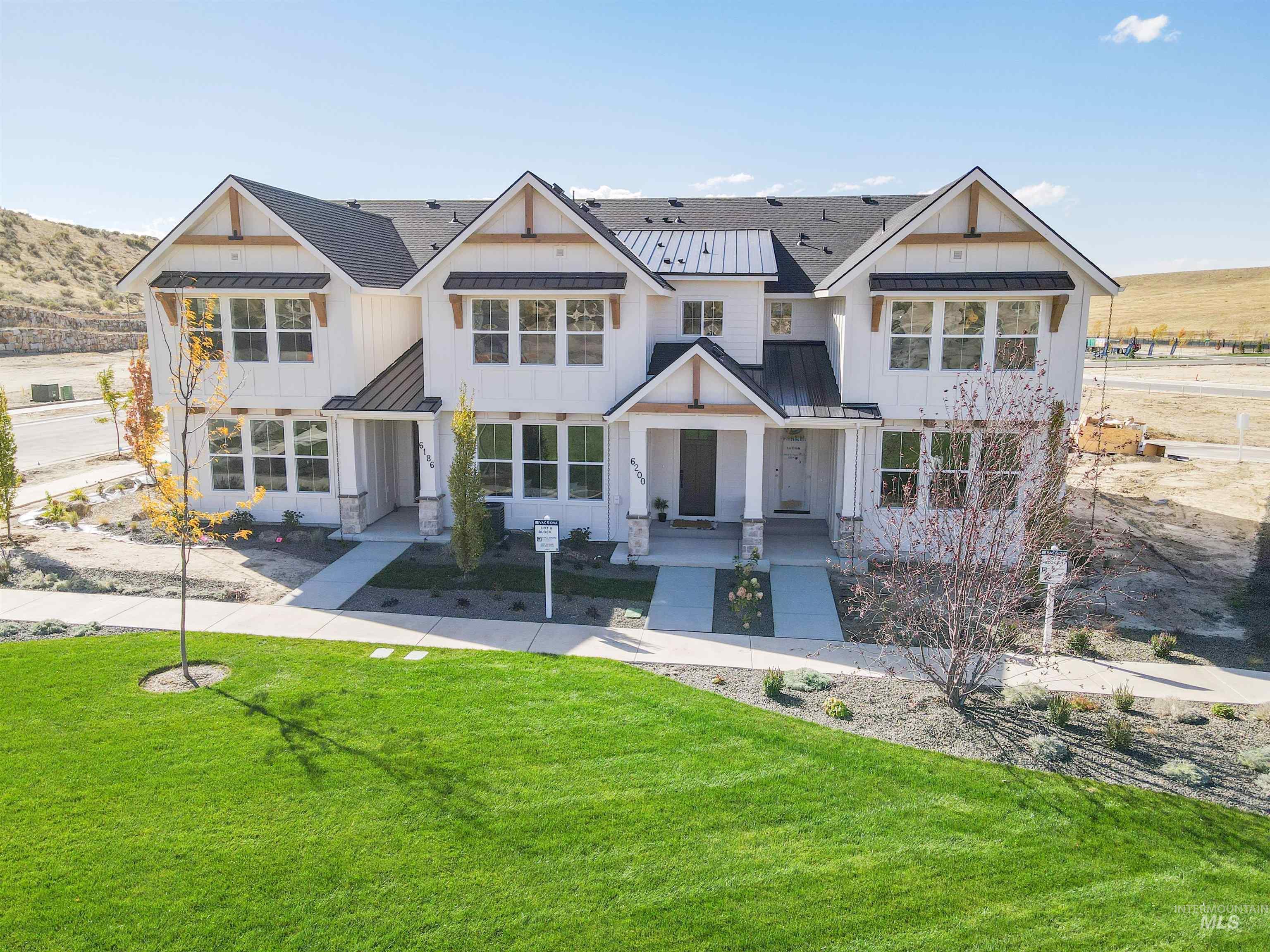 6208 N Holly Springs, Eagle, Idaho 83616, 3 Bedrooms, 2.5 Bathrooms, Residential For Sale, Price $449,900,MLS 98984761