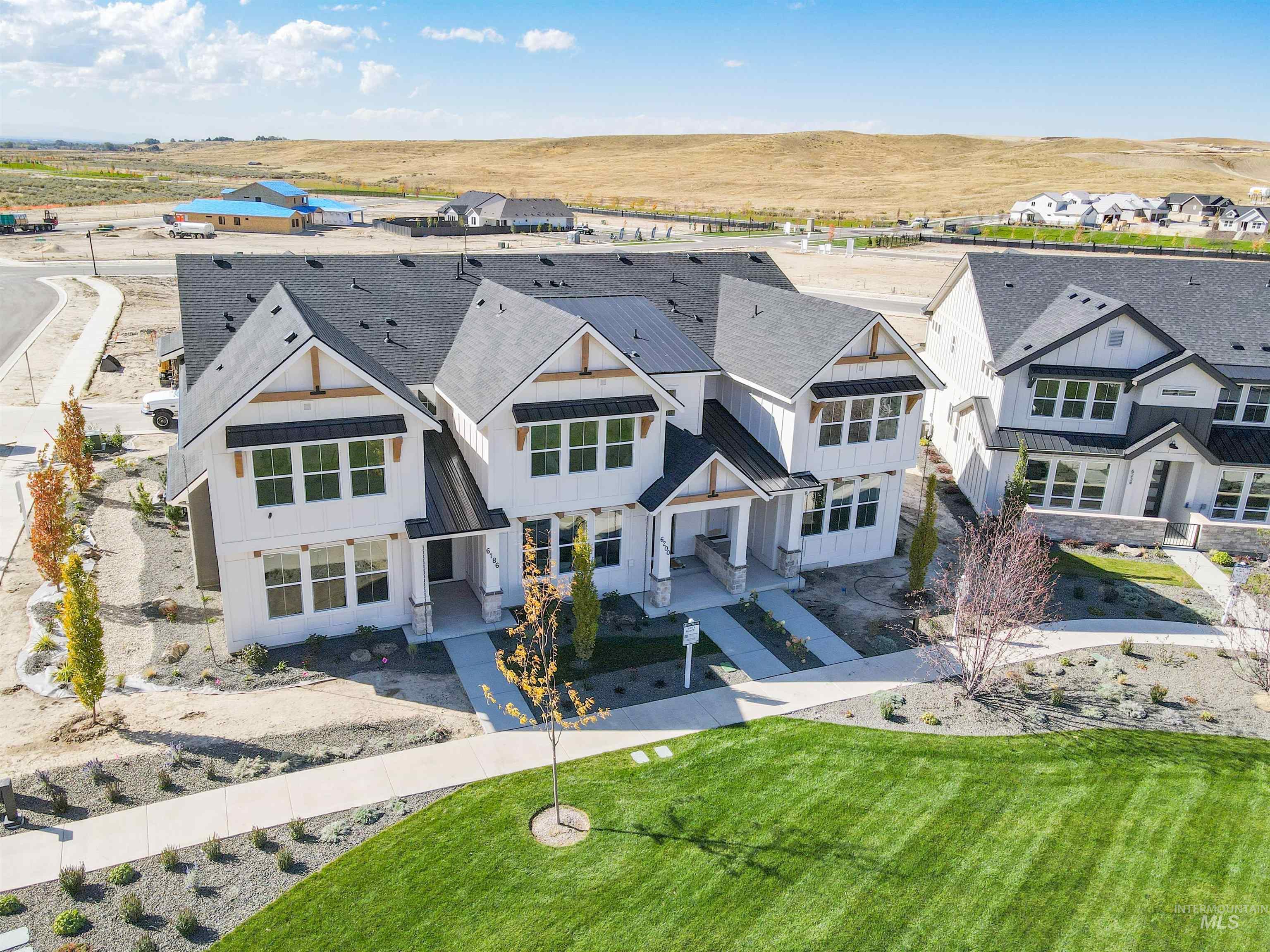 6208 N Holly Springs, Eagle, Idaho 83616, 3 Bedrooms, 2.5 Bathrooms, Residential For Sale, Price $449,900,MLS 98984761