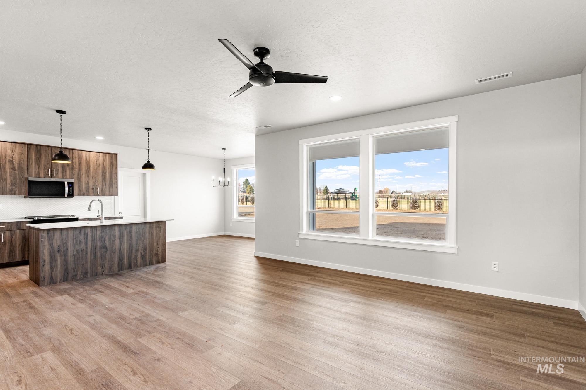 1218 W Pack River Dr, Meridian, Idaho 83642, 5 Bedrooms, 2.5 Bathrooms, Residential For Sale, Price $639,990,MLS 98984763