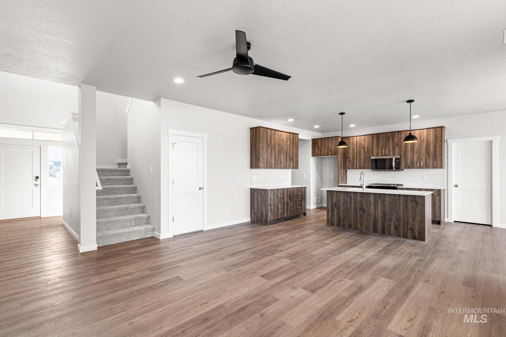 1218 W Pack River Dr, Meridian, Idaho 83642, 5 Bedrooms, 2.5 Bathrooms, Residential For Sale, Price $639,990,MLS 98984763