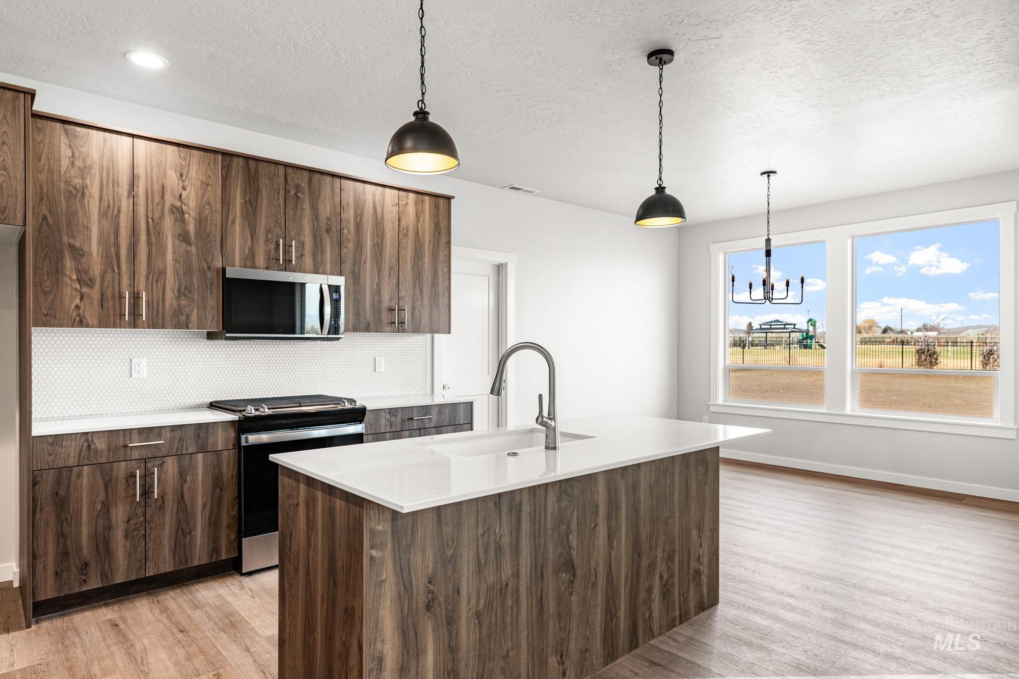 1218 W Pack River Dr, Meridian, Idaho 83642, 5 Bedrooms, 2.5 Bathrooms, Residential For Sale, Price $639,990,MLS 98984763