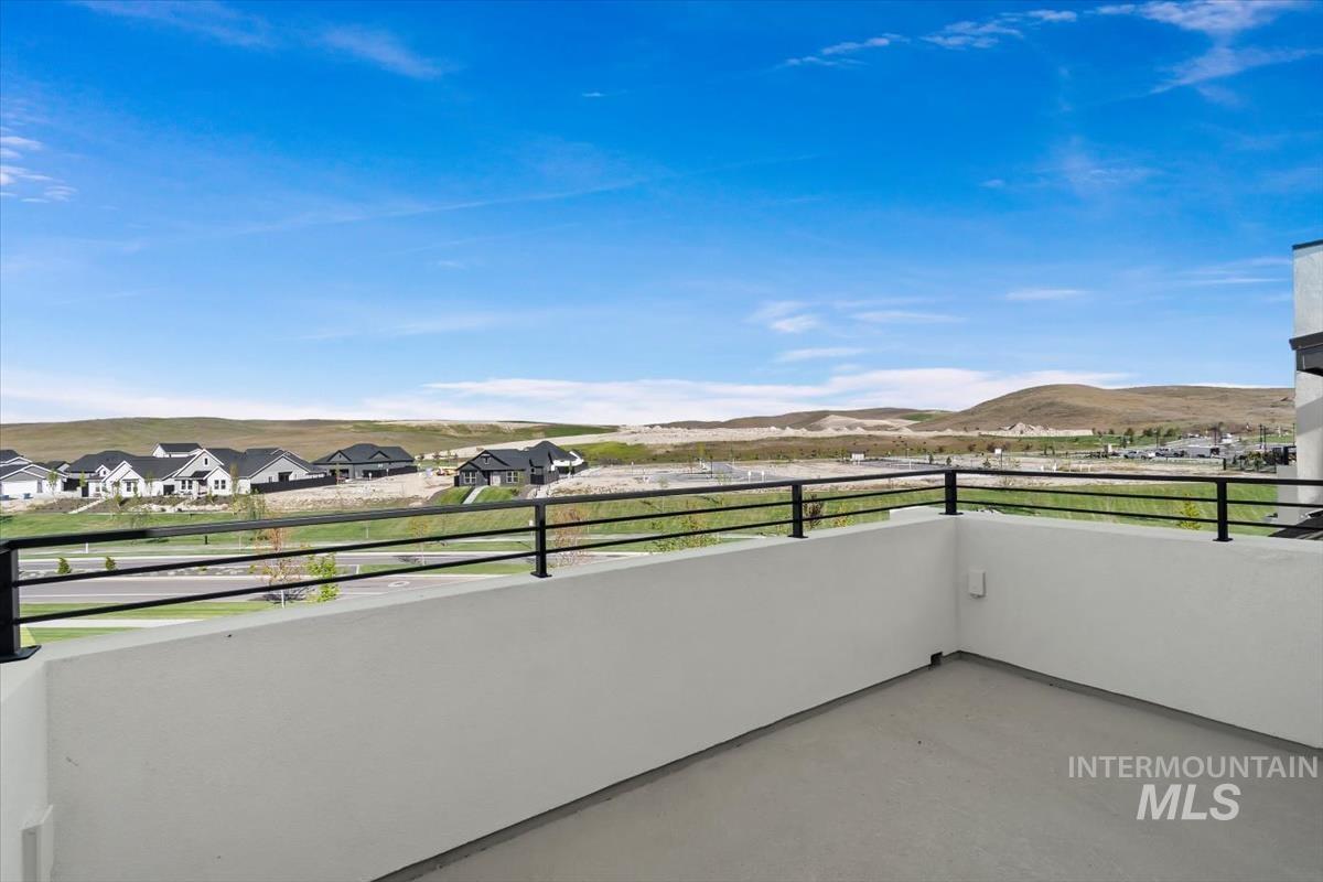 6381 N Birch Run Ln, Eagle, Idaho 83616, 3 Bedrooms, 2.5 Bathrooms, Residential For Sale, Price $519,800,MLS 98984764