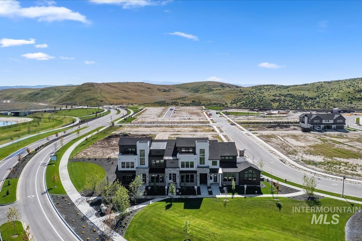 6381 N Birch Run Ln, Eagle, Idaho 83616, 3 Bedrooms, 2.5 Bathrooms, Residential For Sale, Price $519,800,MLS 98984764