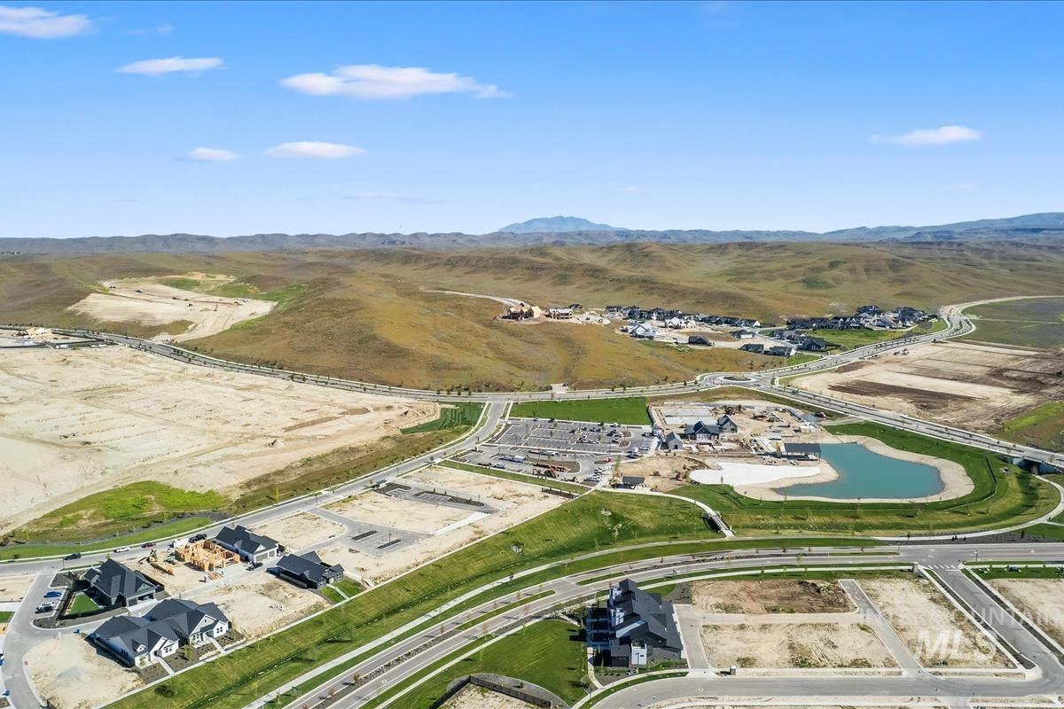 6381 N Birch Run Ln, Eagle, Idaho 83616, 3 Bedrooms, 2.5 Bathrooms, Residential For Sale, Price $519,800,MLS 98984764
