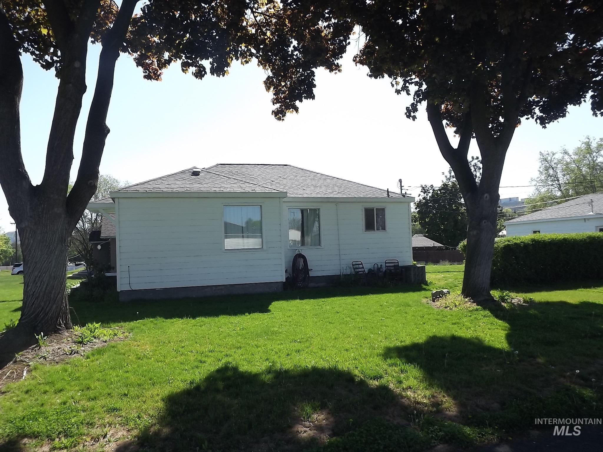 1804 10th Avenue, Lewiston, Idaho 83501, 2 Bedrooms, 1.5 Bathrooms, Residential For Sale, Price $269,900,MLS 98984766