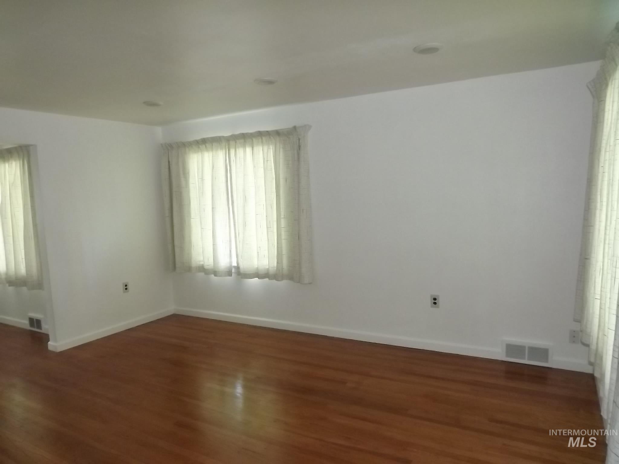 1804 10th Avenue, Lewiston, Idaho 83501, 2 Bedrooms, 1.5 Bathrooms, Residential For Sale, Price $269,900,MLS 98984766