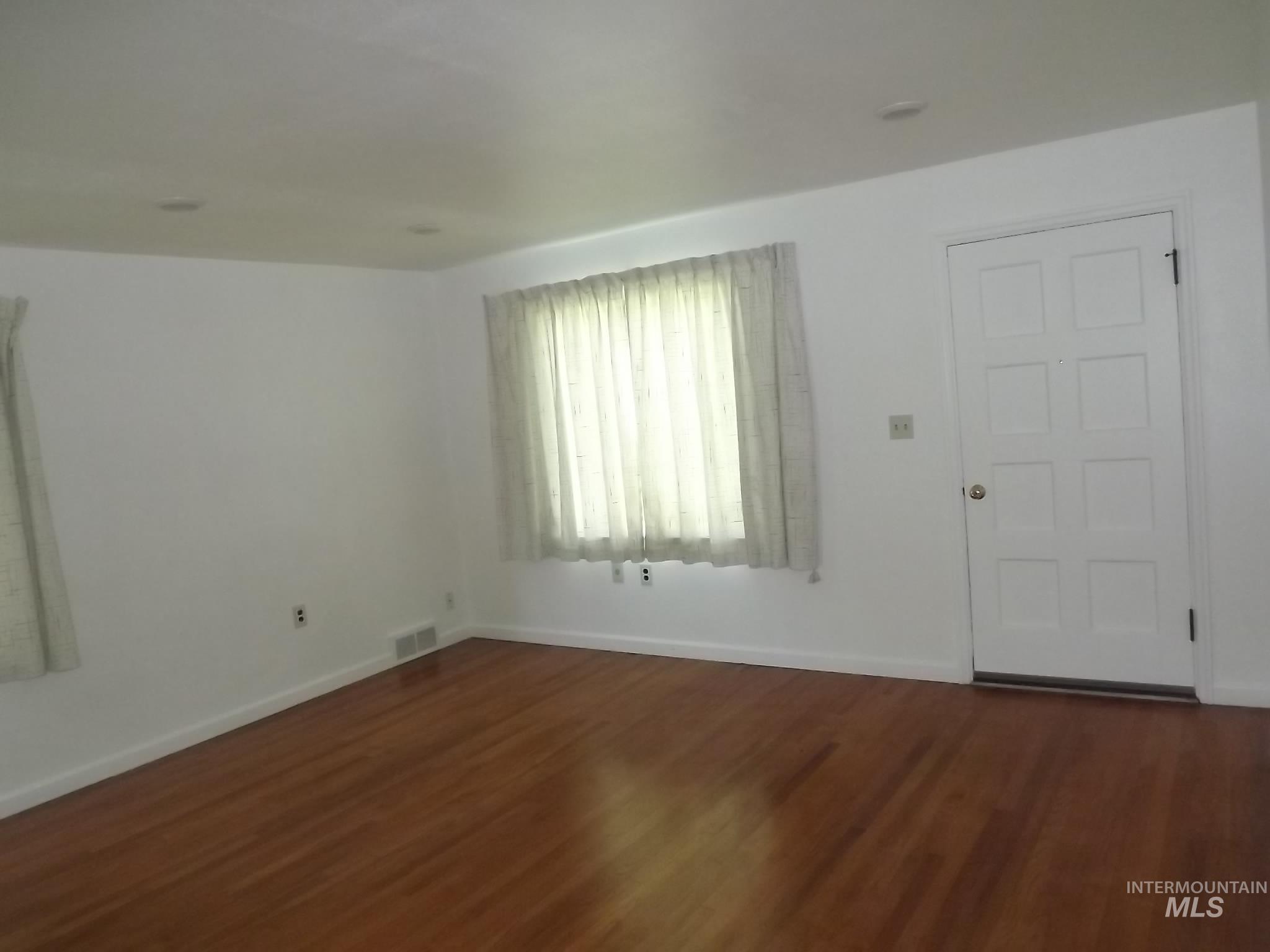 1804 10th Avenue, Lewiston, Idaho 83501, 2 Bedrooms, 1.5 Bathrooms, Residential For Sale, Price $269,900,MLS 98984766