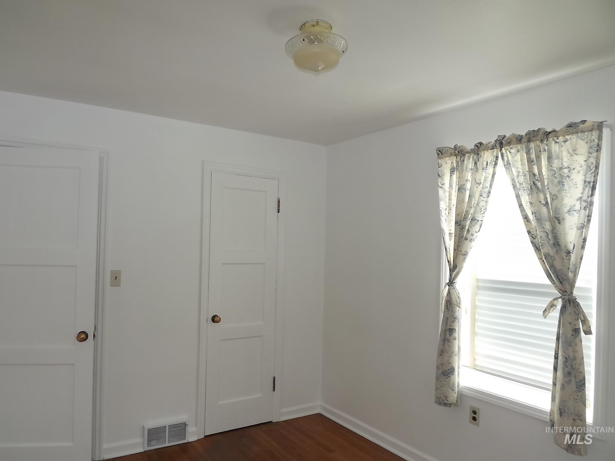 1804 10th Avenue, Lewiston, Idaho 83501, 2 Bedrooms, 1.5 Bathrooms, Residential For Sale, Price $269,900,MLS 98984766