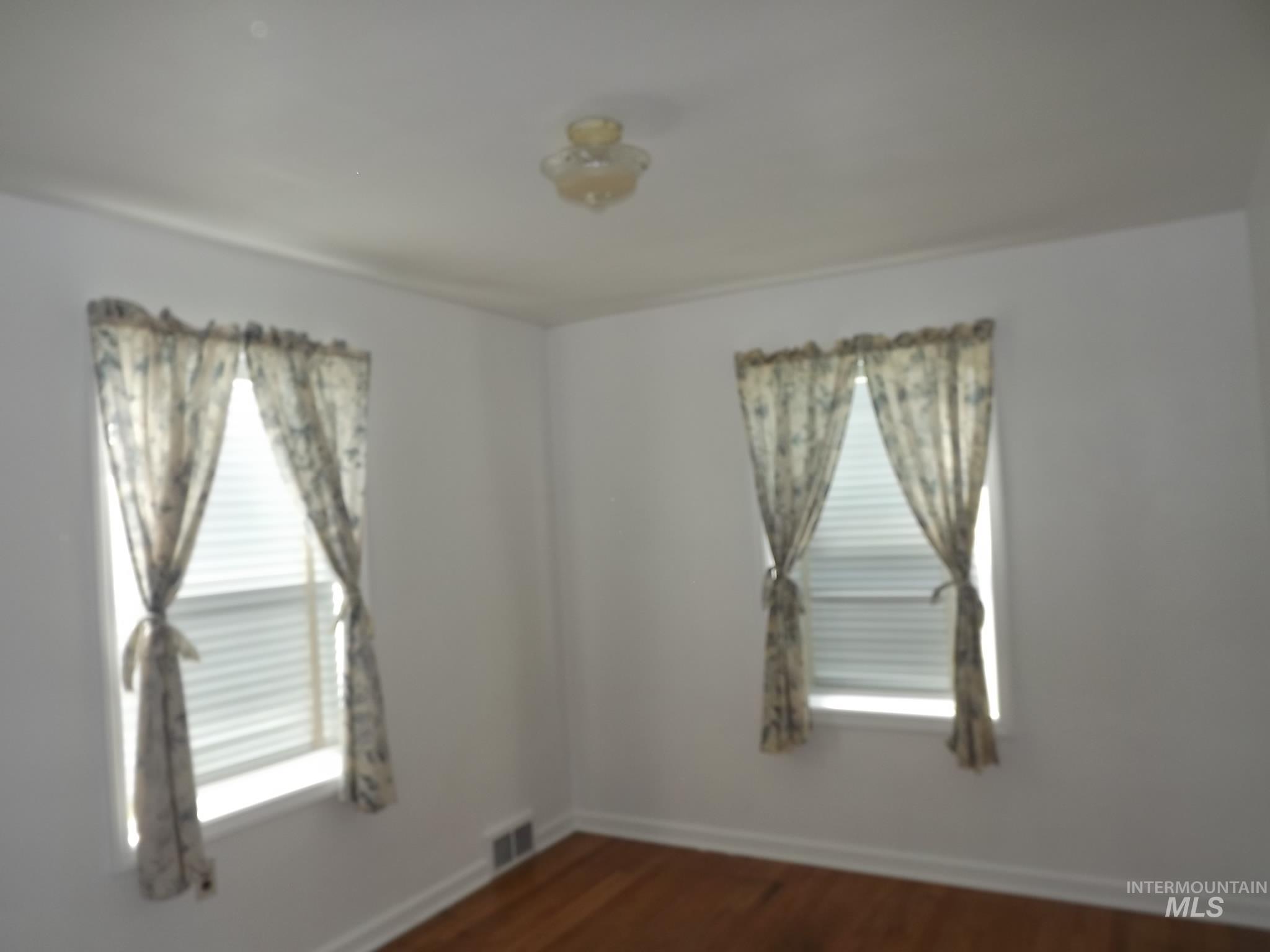 1804 10th Avenue, Lewiston, Idaho 83501, 2 Bedrooms, 1.5 Bathrooms, Residential For Sale, Price $269,900,MLS 98984766