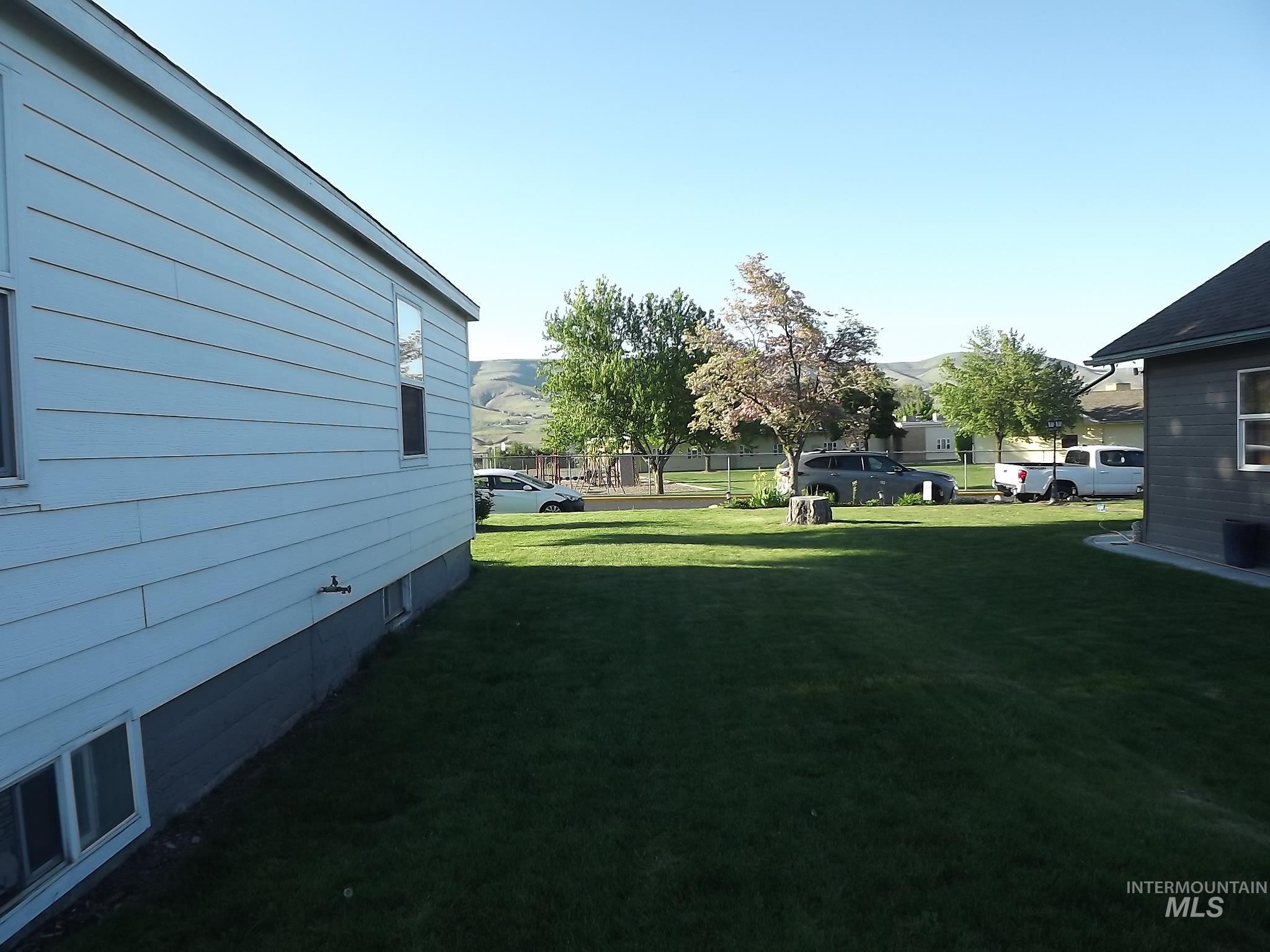 1804 10th Avenue, Lewiston, Idaho 83501, 2 Bedrooms, 1.5 Bathrooms, Residential For Sale, Price $269,900,MLS 98984766