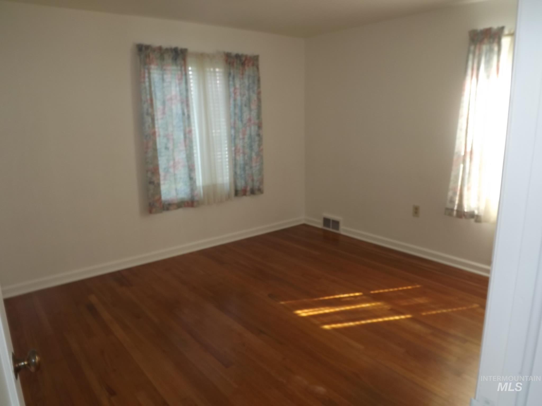 1804 10th Avenue, Lewiston, Idaho 83501, 2 Bedrooms, 1.5 Bathrooms, Residential For Sale, Price $269,900,MLS 98984766