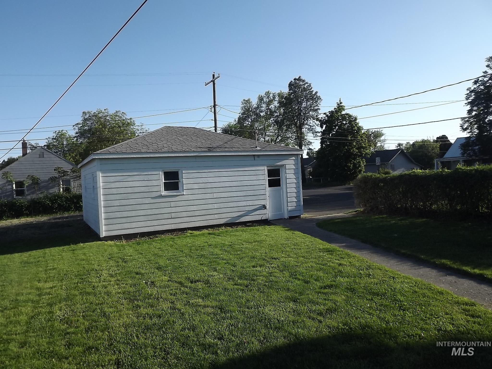 1804 10th Avenue, Lewiston, Idaho 83501, 2 Bedrooms, 1.5 Bathrooms, Residential For Sale, Price $269,900,MLS 98984766