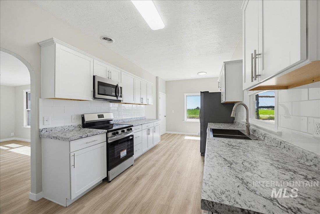 30013 Apple Val Rd, Parma, Idaho 83660, 3 Bedrooms, 2 Bathrooms, Residential For Sale, Price $525,000, 98984768