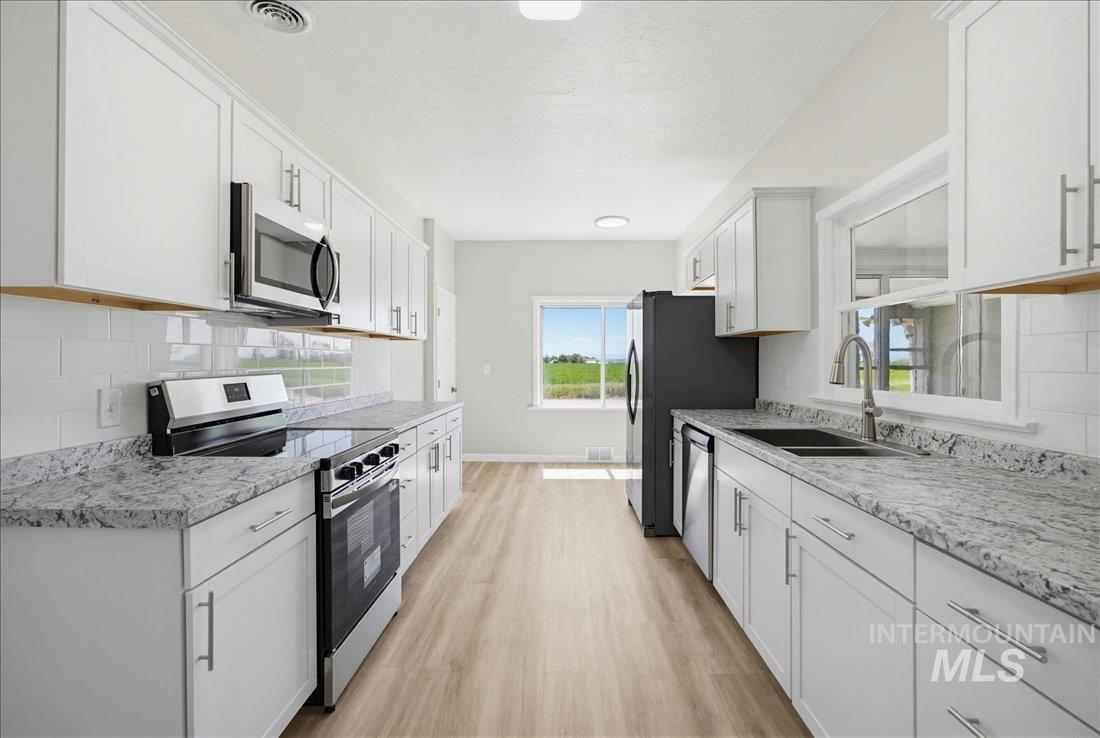 30013 Apple Val Rd, Parma, Idaho 83660, 3 Bedrooms, 2 Bathrooms, Residential For Sale, Price $525,000, 98984768
