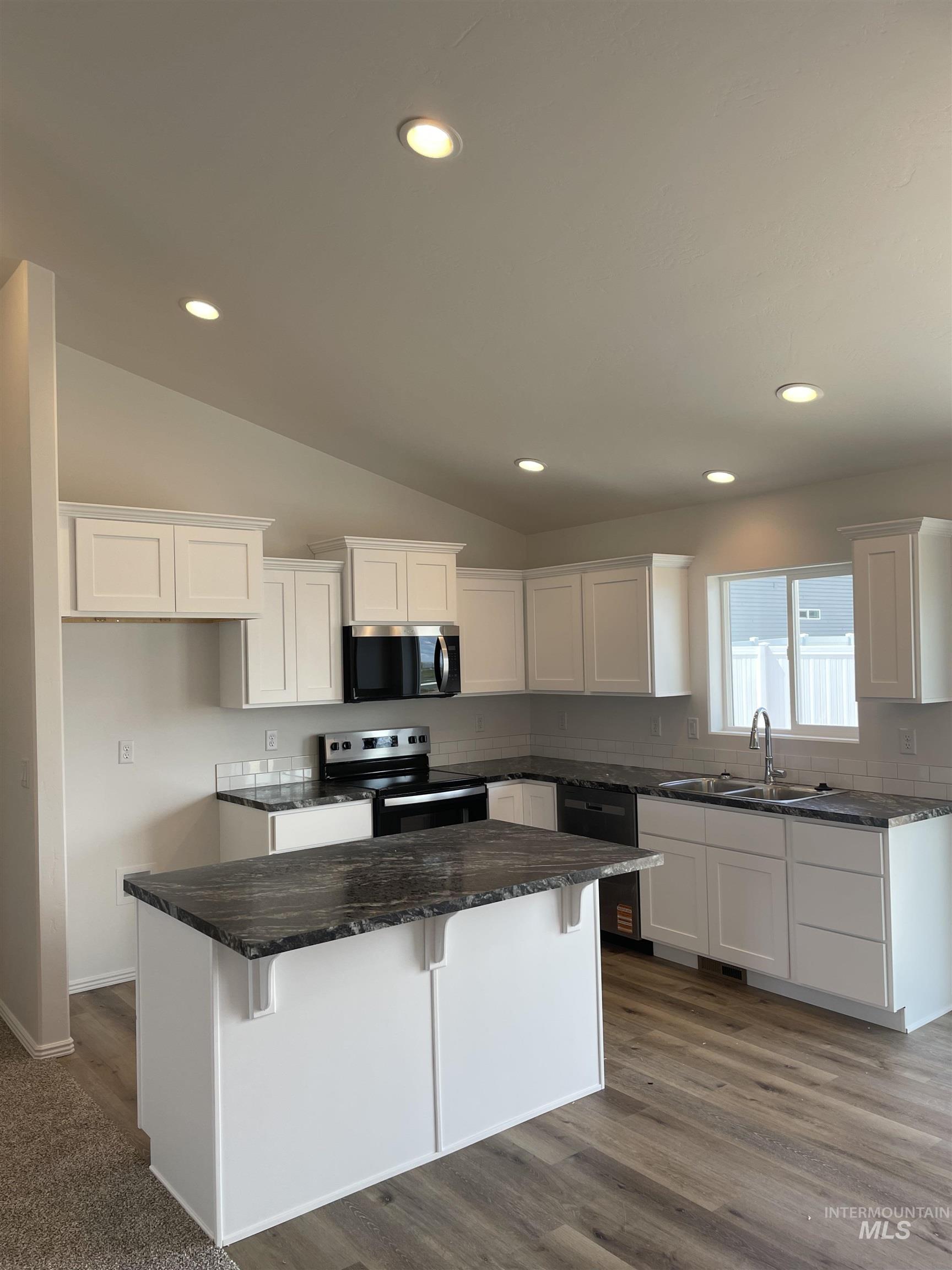 1165 Westwing Way, Twin Falls, Idaho 83301, 3 Bedrooms, 2 Bathrooms, Residential For Sale, Price $359,900,MLS 98984771