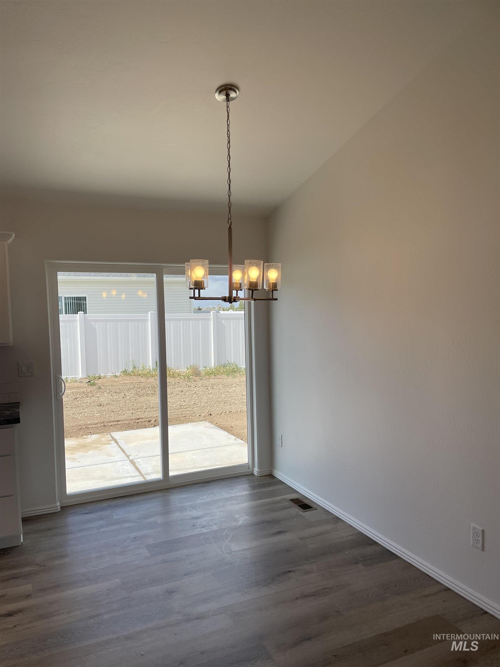 1165 Westwing Way, Twin Falls, Idaho 83301, 3 Bedrooms, 2 Bathrooms, Residential For Sale, Price $359,900,MLS 98984771