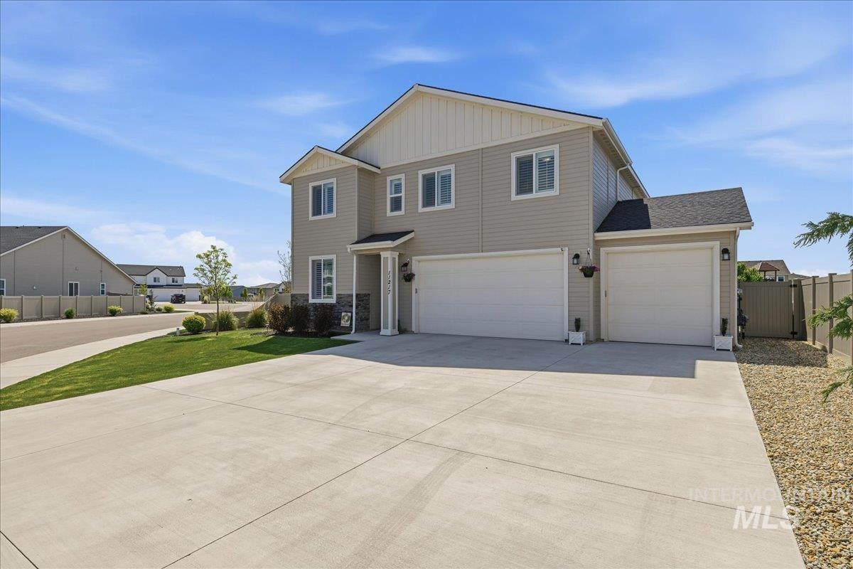 11217 Aspen Hill Dr, Caldwell, Idaho 83605, 4 Bedrooms, 3 Bathrooms, Residential For Sale, Price $450,000,MLS 98984775